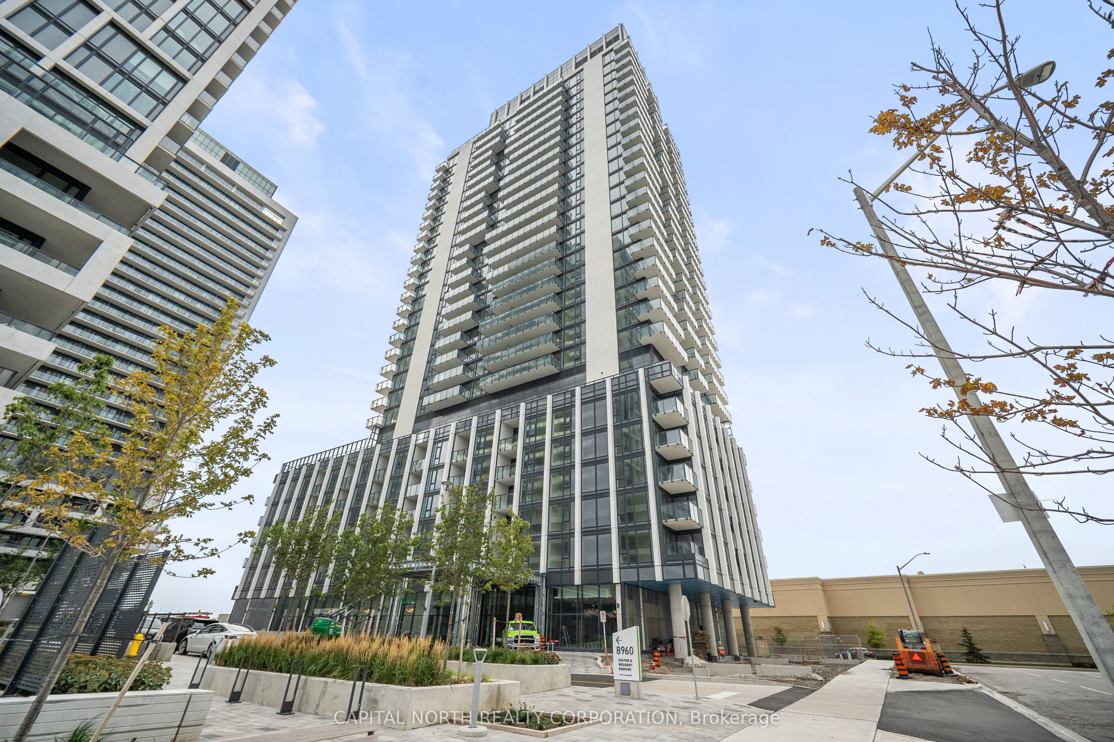 27 Korda Gate 1905, Vaughan, ON L4K 2M9