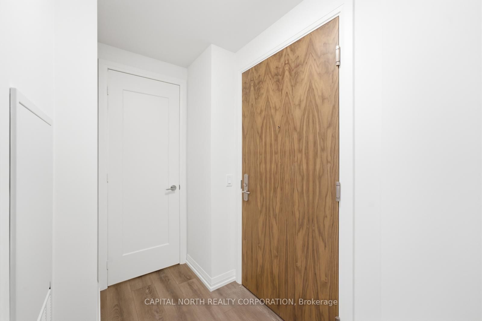 27 Korda Gate 1905, Vaughan, ON L4K 2M9 photo 4