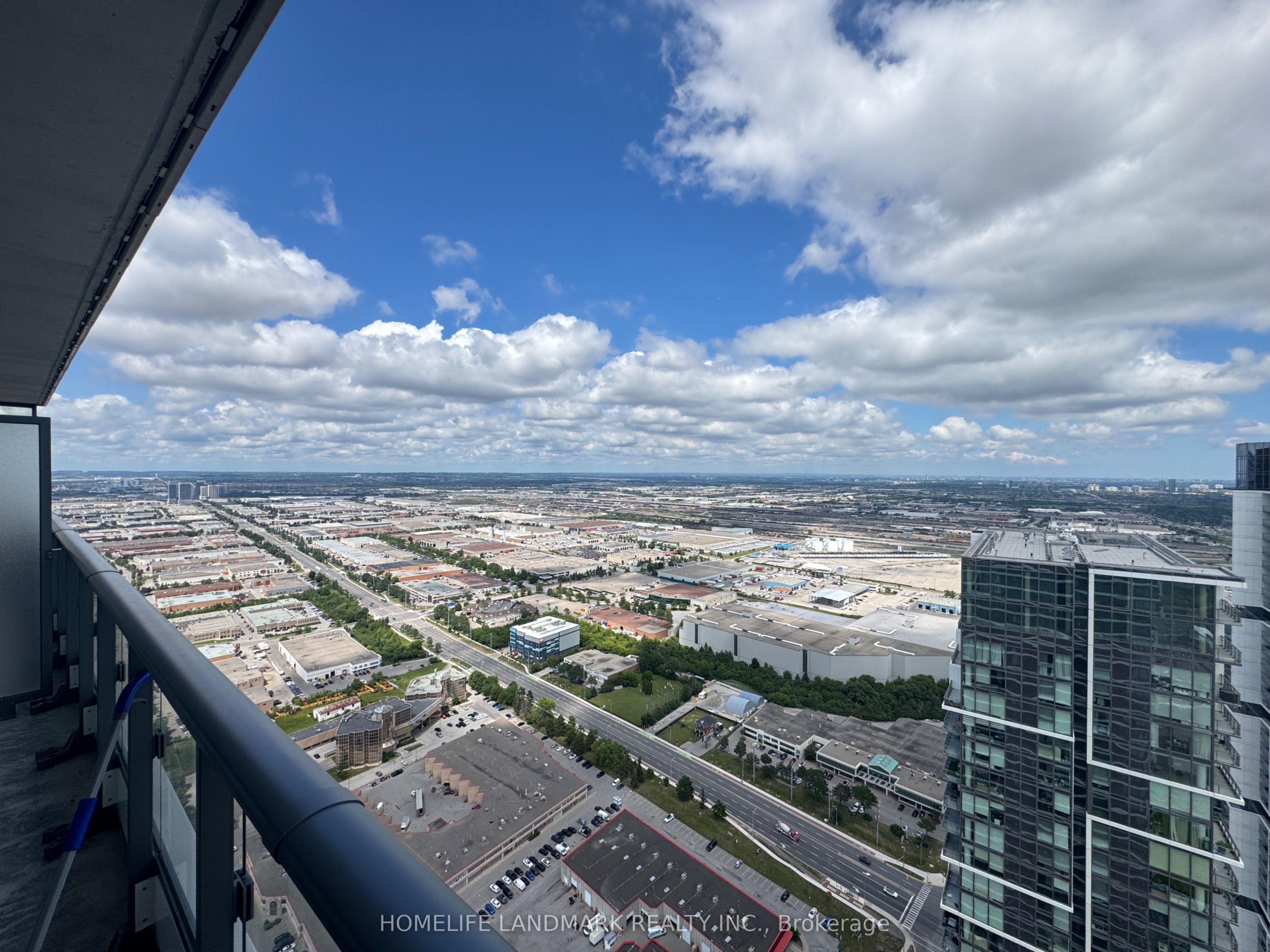 950 Portage Parkway 6003, Vaughan, ON L4K 0J7 photo 3
