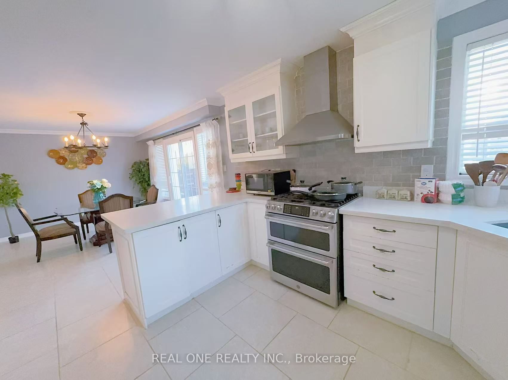 193 Dean Burton Lane Upper, Newmarket, ON L3X 3C4 photo 4