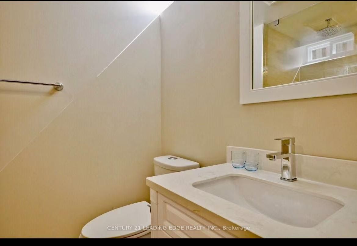 129 Bernard Avenue Bsmt, Richmond Hill, ON L4C 9Z6 photo 5
