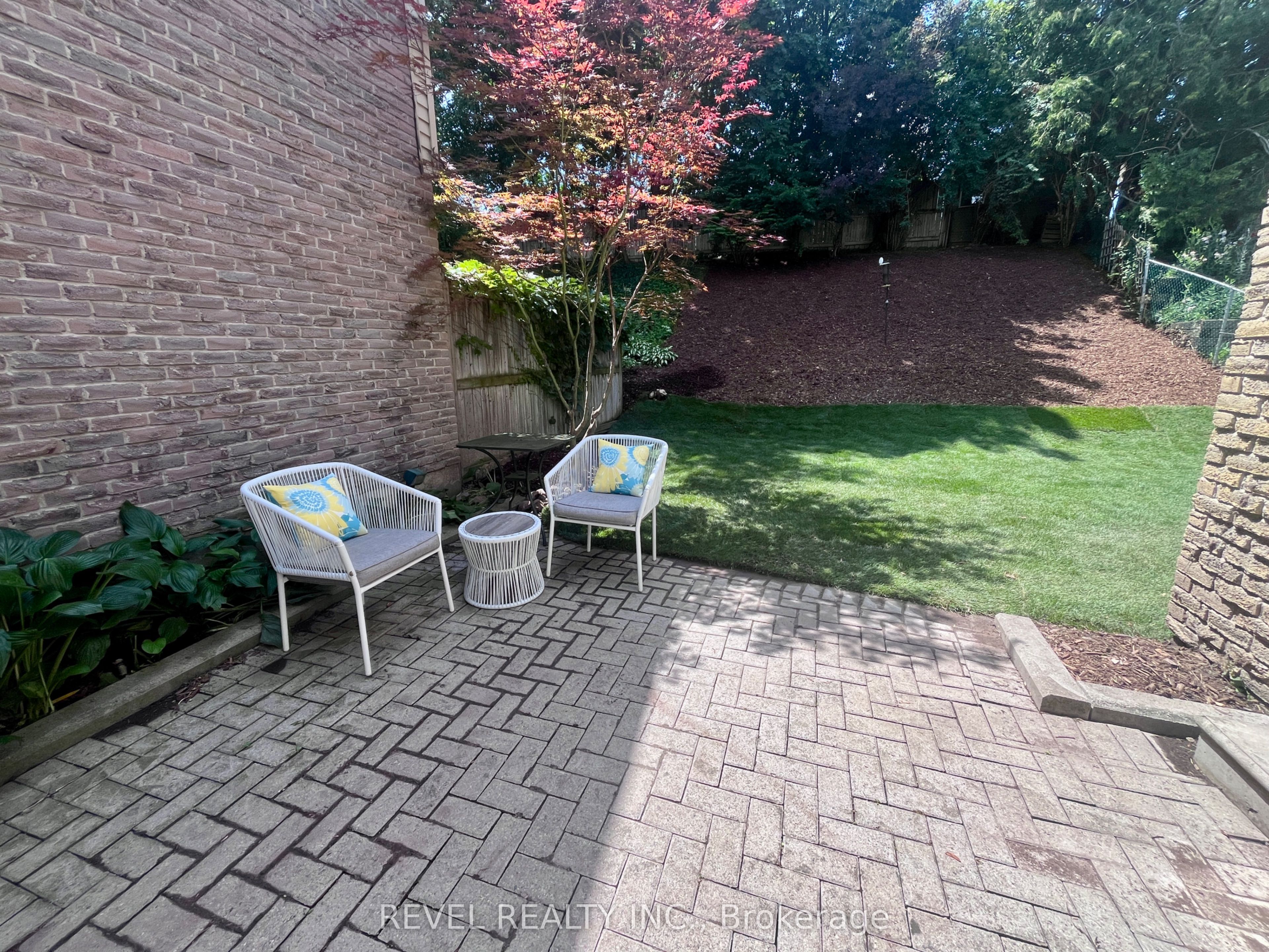 26 Parkland Court, Aurora, ON L4G 3M6 photo 4