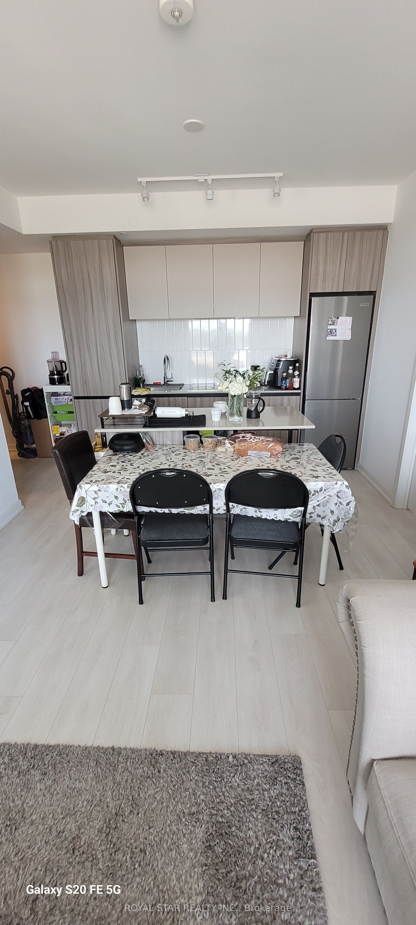 8 Beverley Glen Boulevard 901, Vaughan, ON L4J 0L5 photo 3