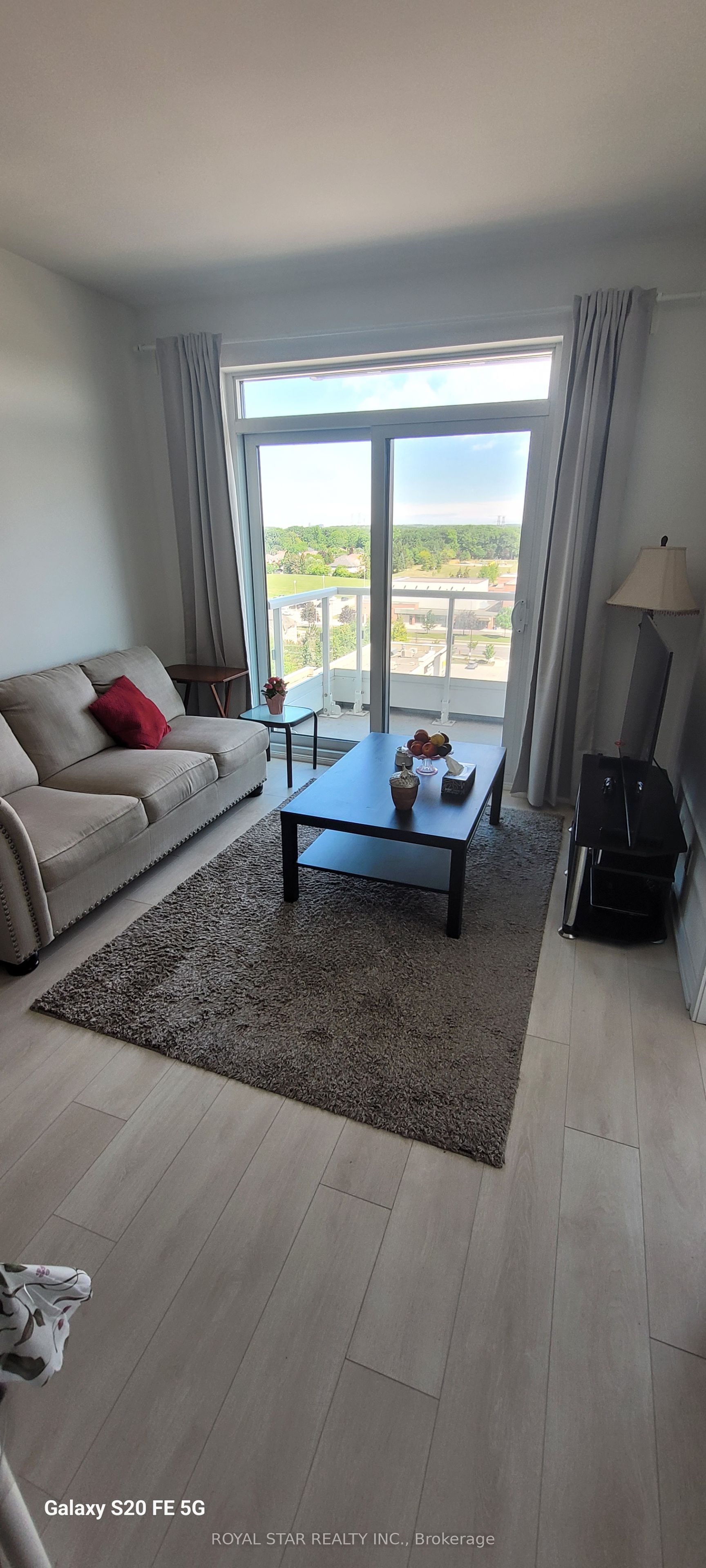 8 Beverley Glen Boulevard 901, Vaughan, ON L4J 0L5 photo 4