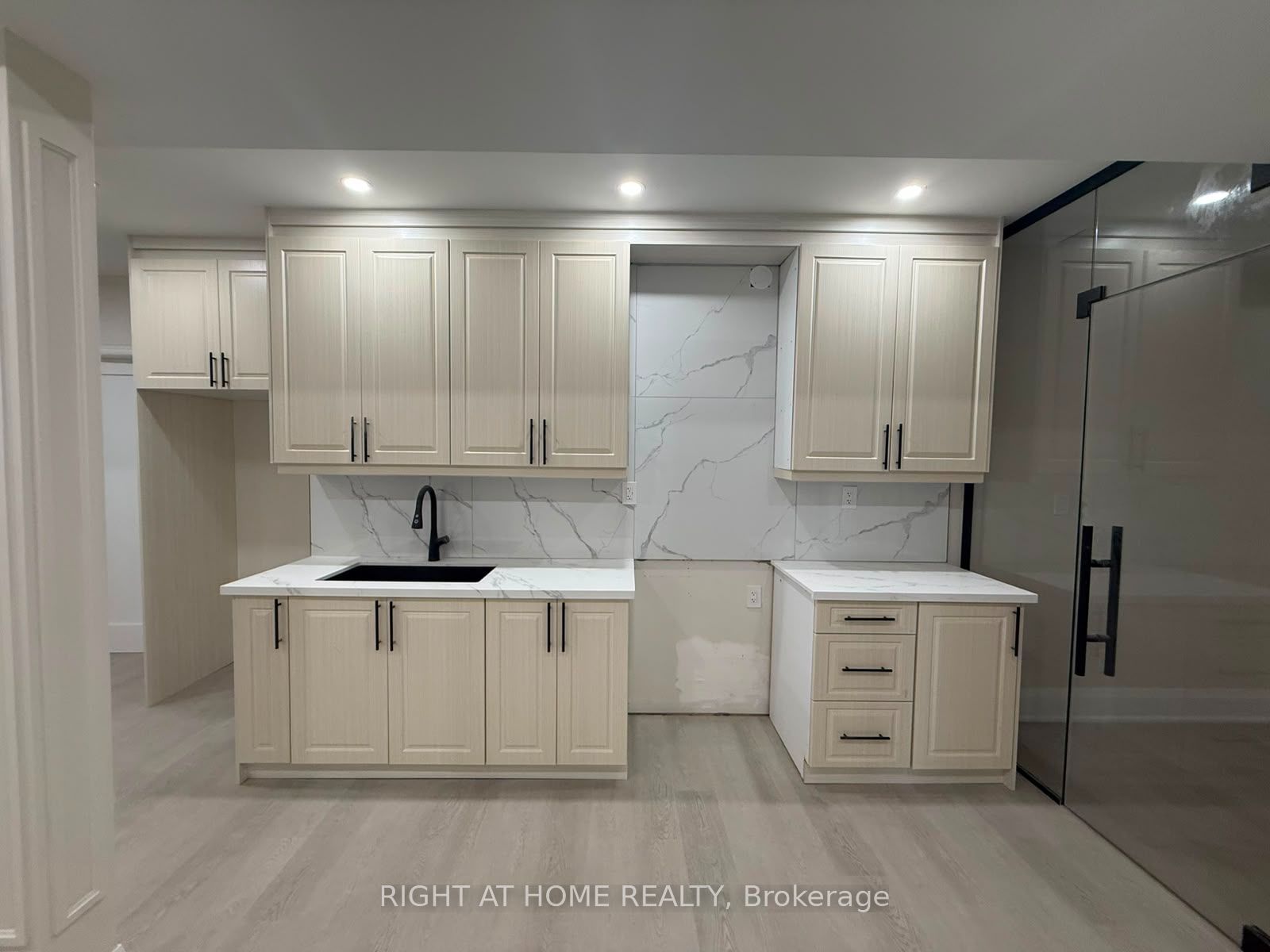2 Chesney Crescent A, Vaughan, ON L4H 4A7 photo 2