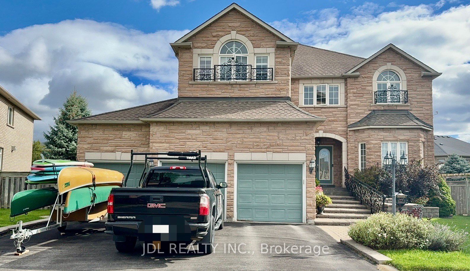 21 Brookgreene Crescent, Richmond Hill, ON L4C 0M1