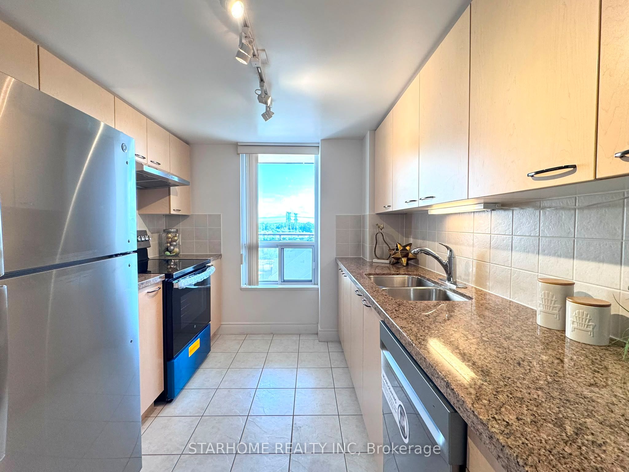 51 Saddlecreek Drive 605, Markham, ON L3T 7Z1 photo 3