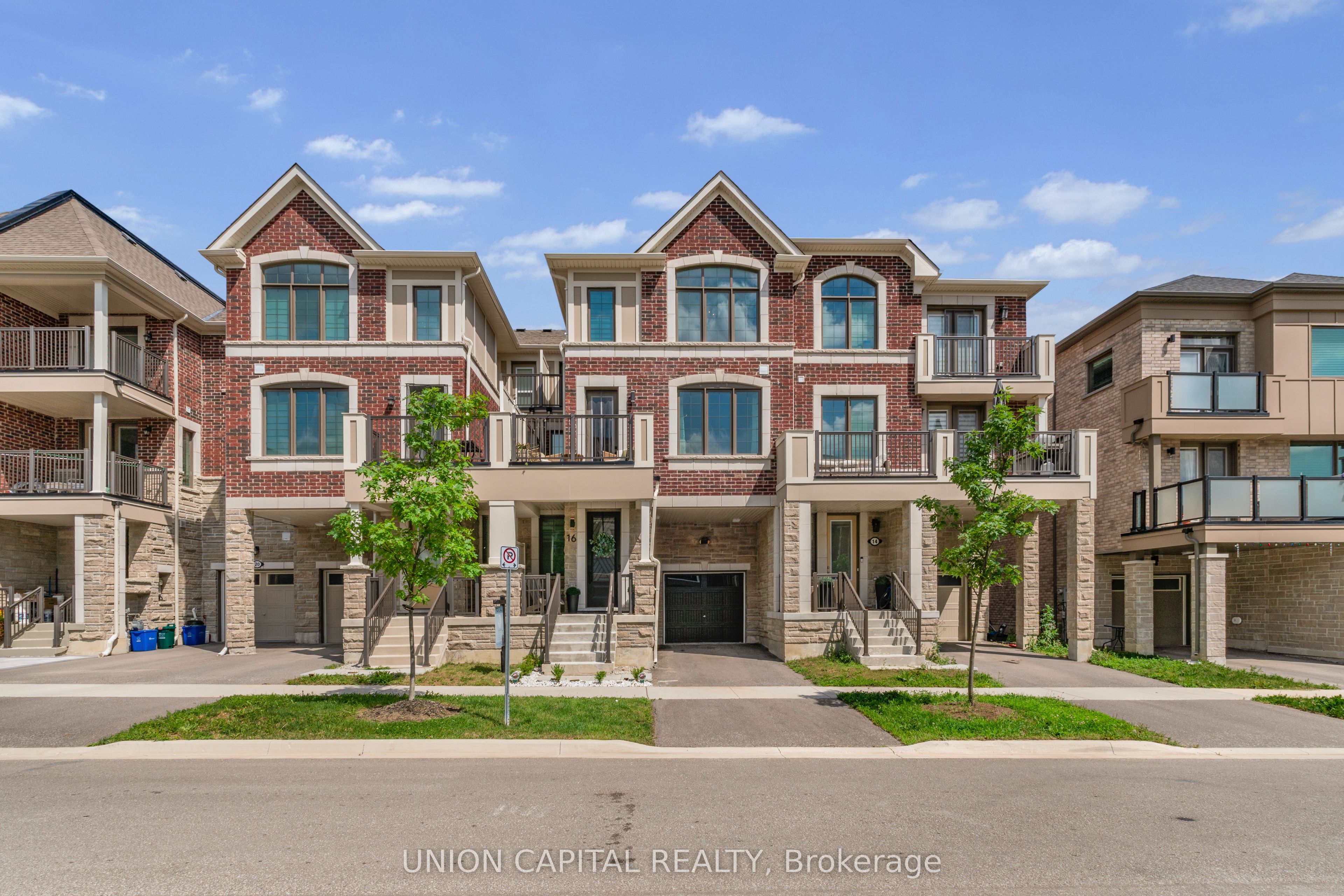 16 Thomas Frisby Jr Crescent, Markham, ON L6C 3L1 photo 2