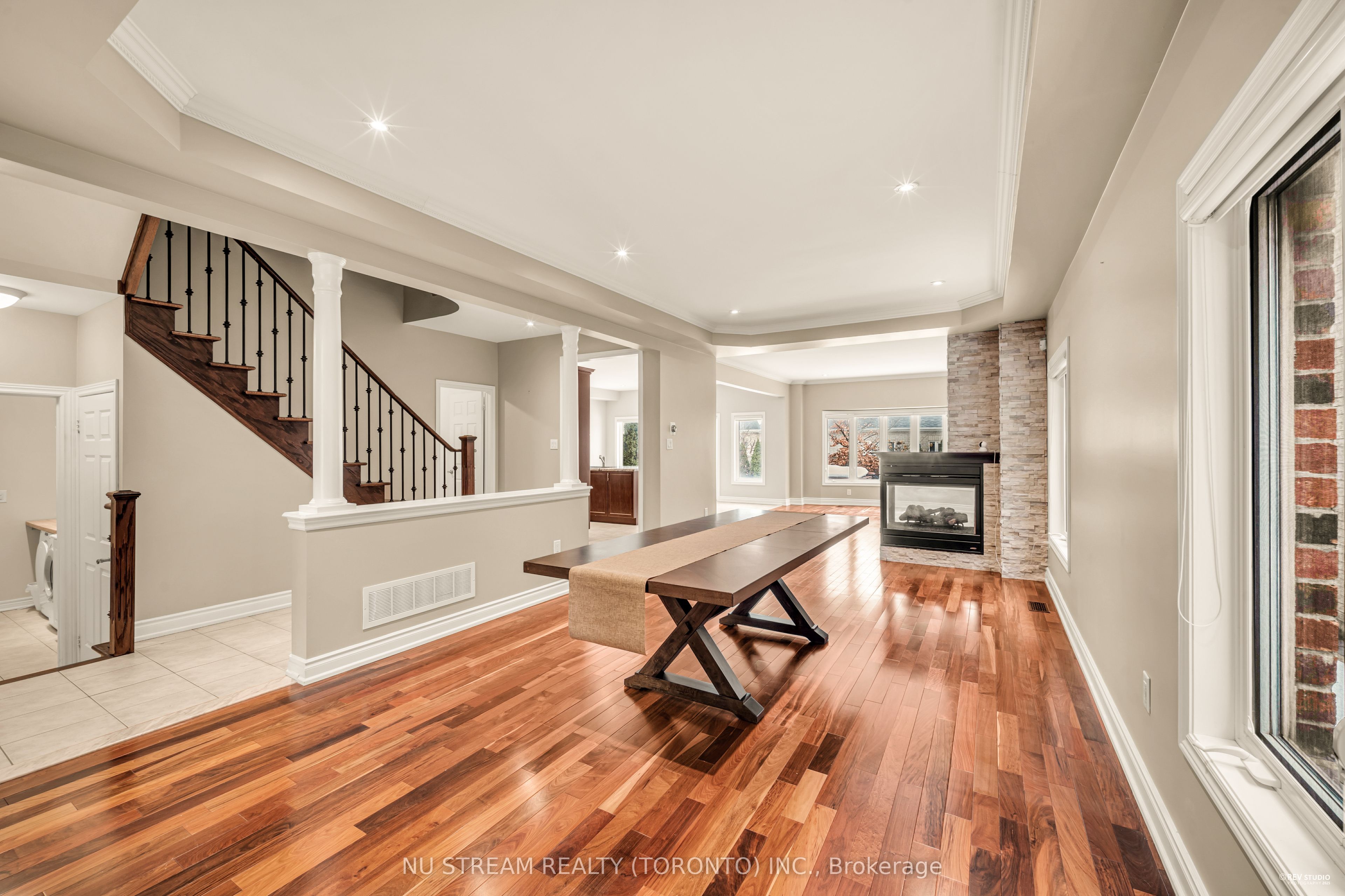 111 LEALINDS Road, Vaughan, ON L6A 4L4 photo 3