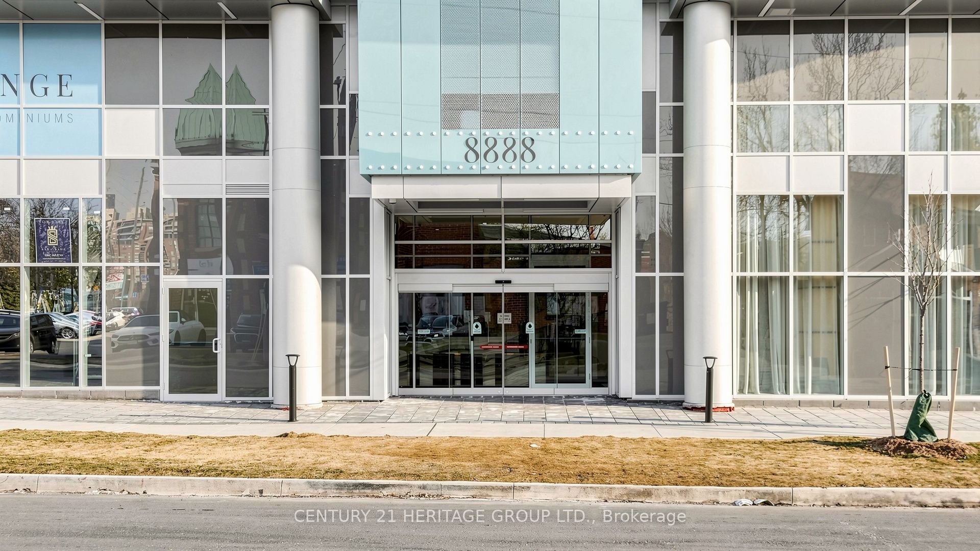 8888 Yonge Street 622, Richmond Hill, ON L4C 5V6 photo 3