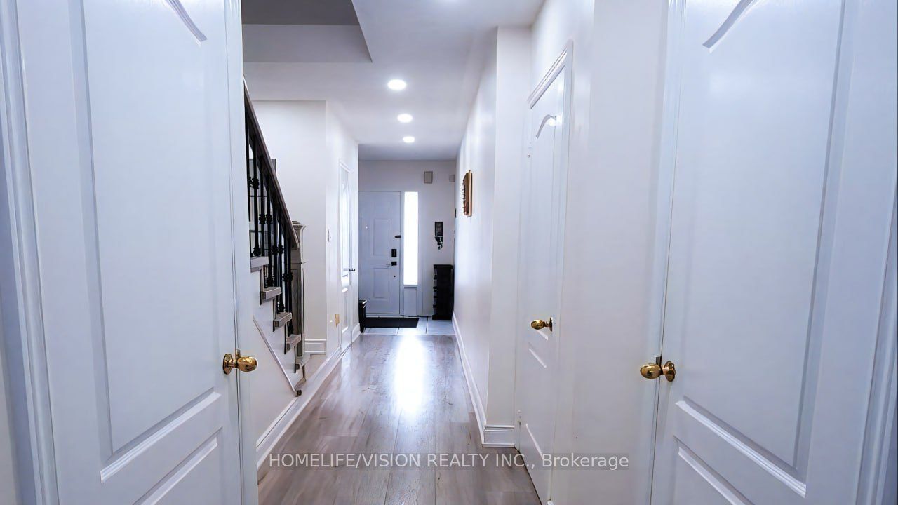 11 Christephen Crescent, Richmond Hill, ON L4S 2S6 photo 3