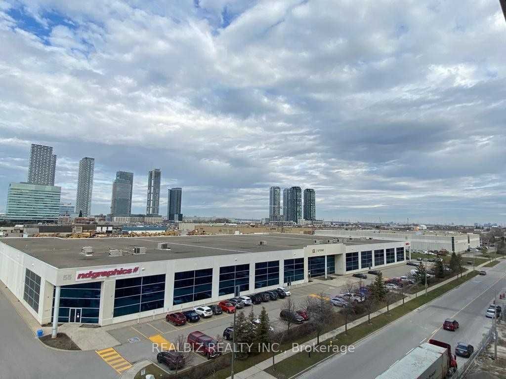 10 Honeycrisp Crescent 618, Vaughan, ON L4K 0M7 photo 5