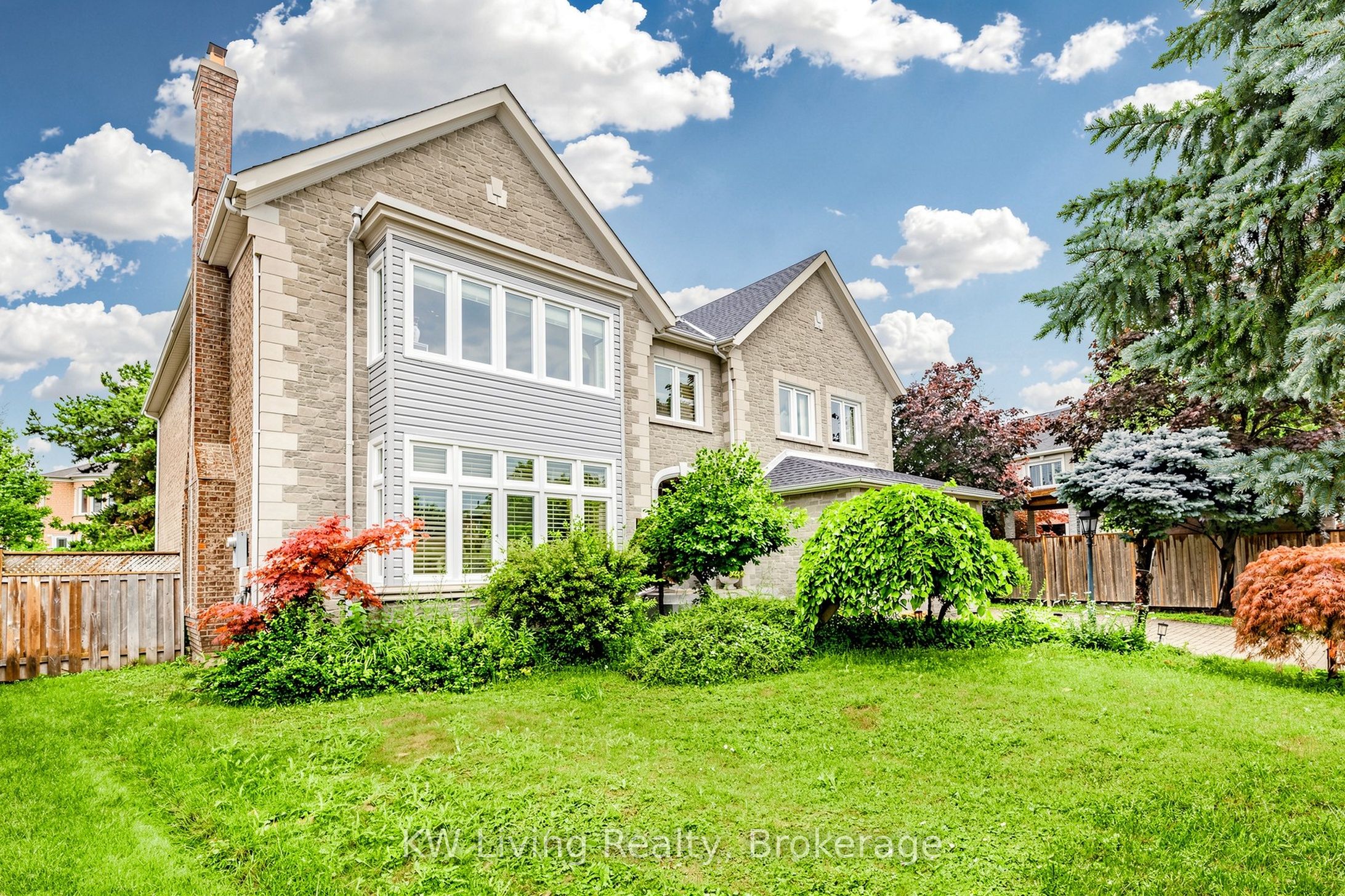 28 Edmund Crescent, Richmond Hill, ON L4B 2X8 photo 2