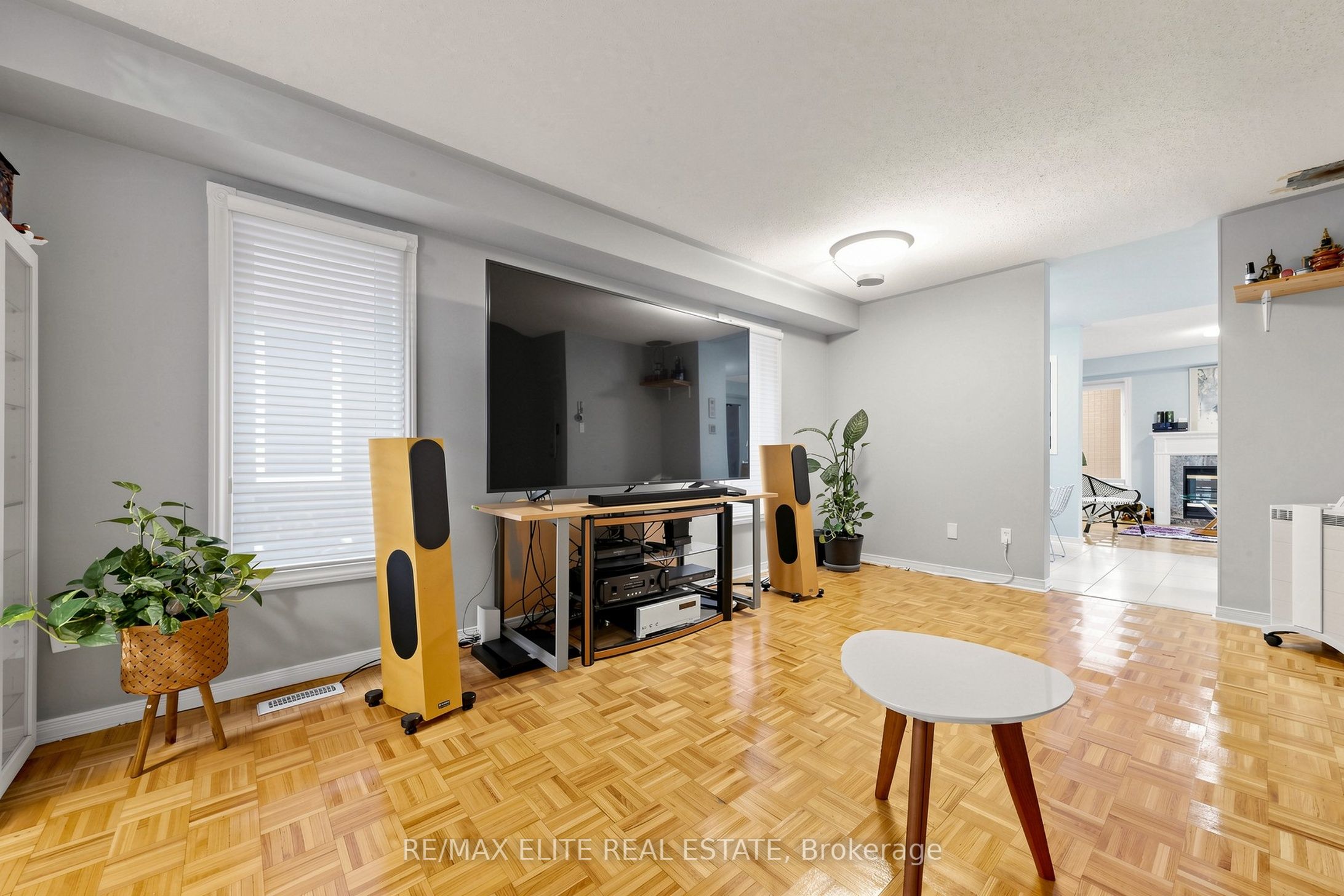 54 National Pine Drive, Vaughan, ON L6A 3L6 photo 2