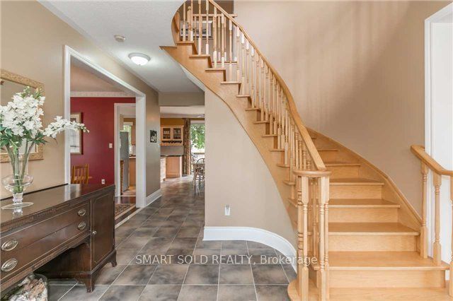 704 Foxcroft Boulevard, Newmarket, ON L3X 1N2 photo 3