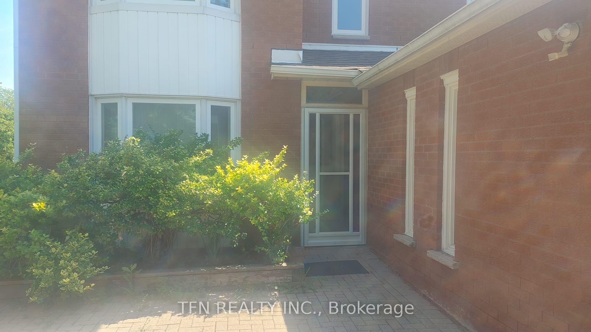 112 Trafalgar Square, Vaughan, ON L4J 7M9 photo 3