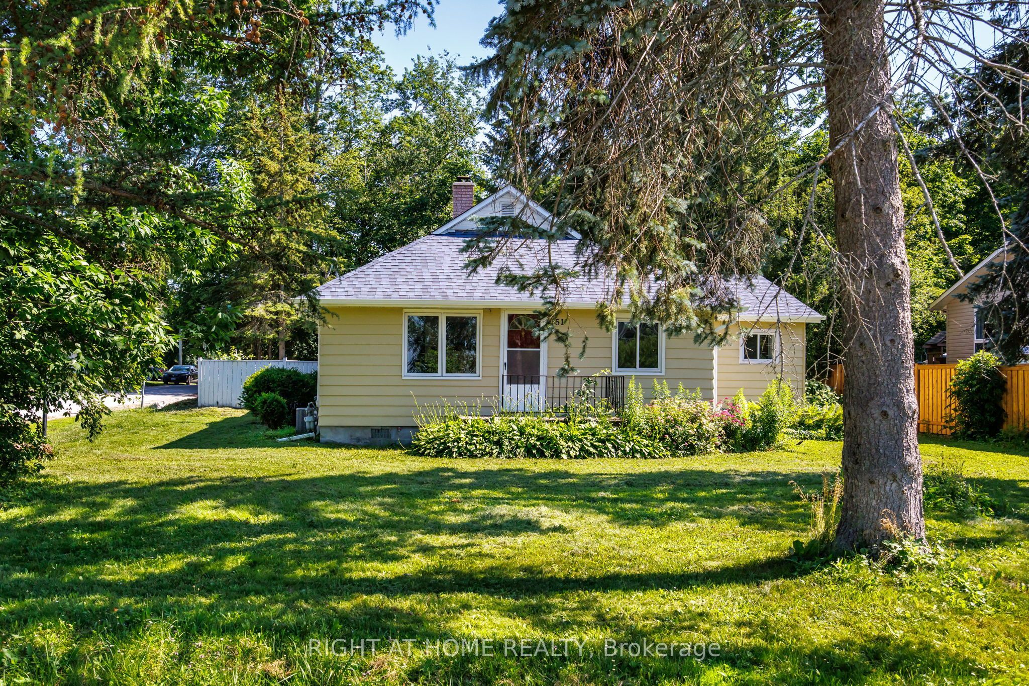 51 Lakeside Drive, Innisfil, ON L9S 2T8 photo 2