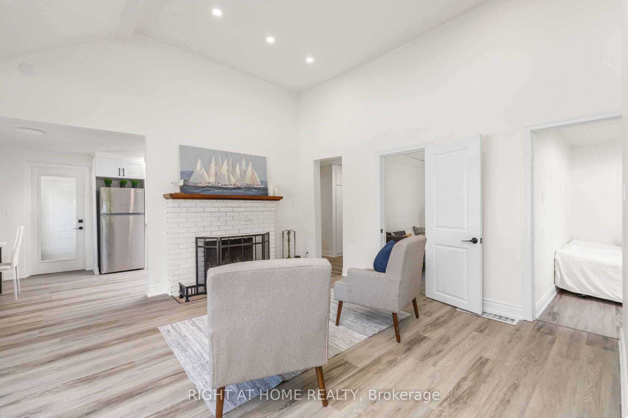 51 Lakeside Drive, Innisfil, ON L9S 2T8 photo 4