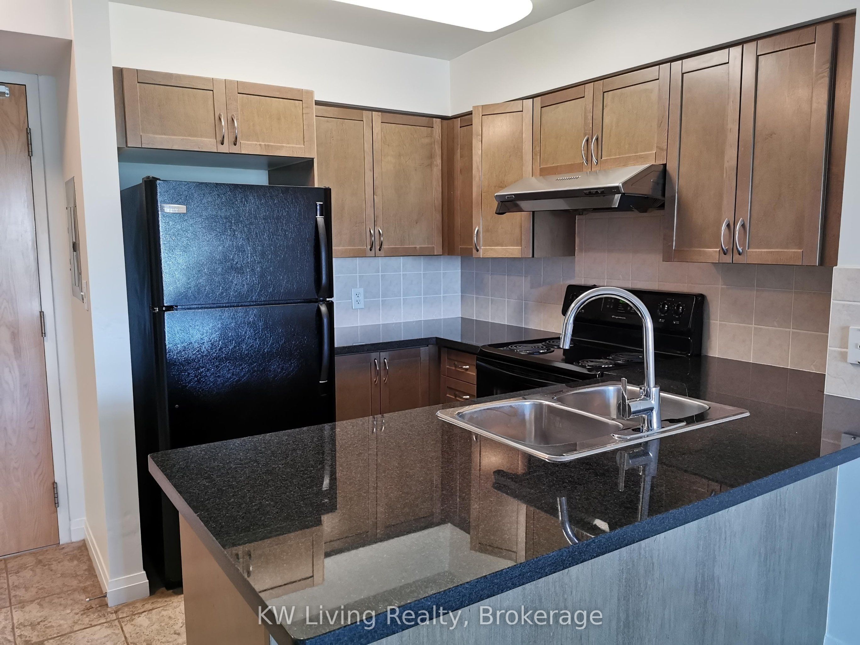7363 Kennedy Road 321A, Markham, ON L3R 1G8 photo 2