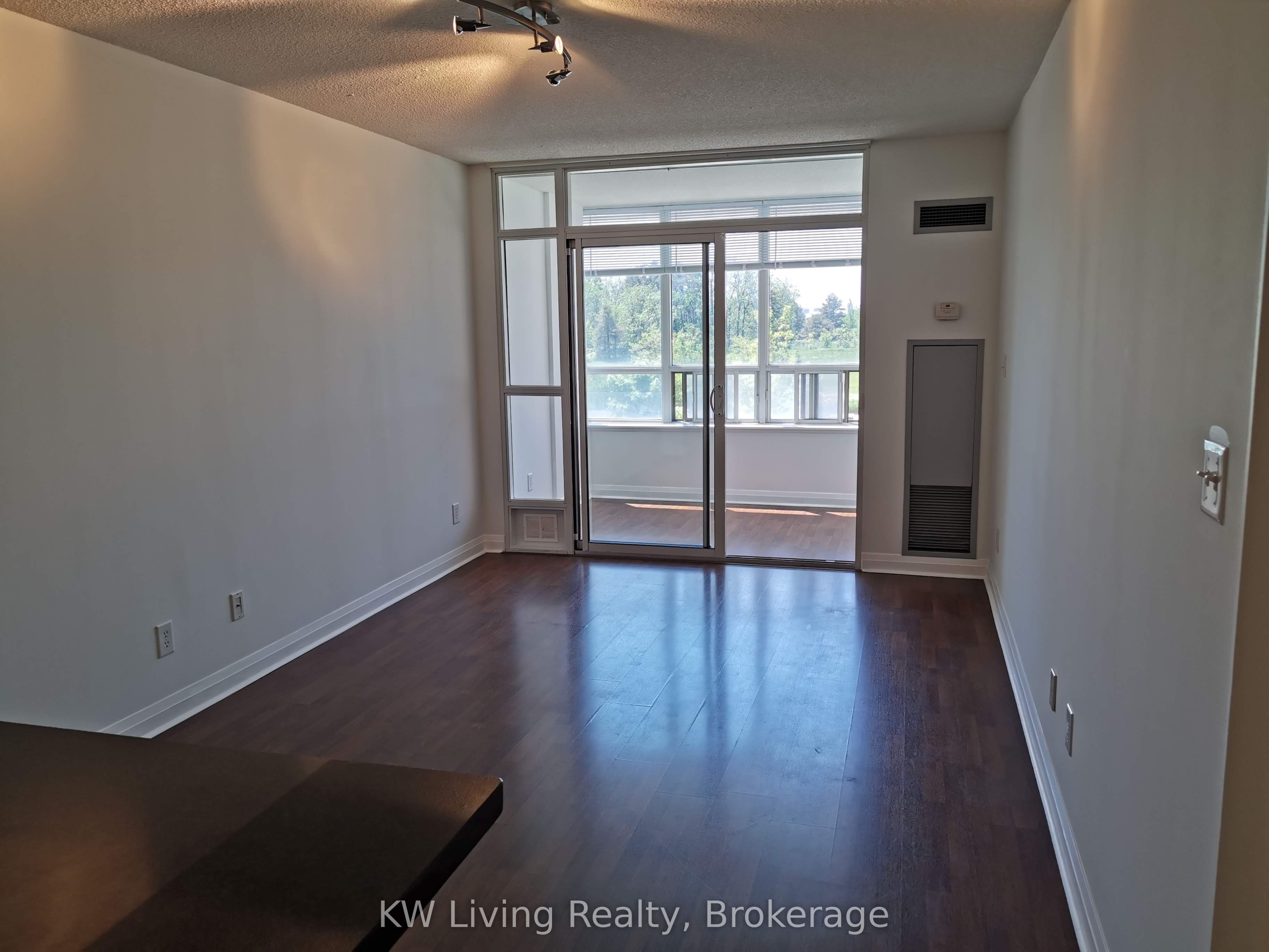 7363 Kennedy Road 321A, Markham, ON L3R 1G8 photo 3
