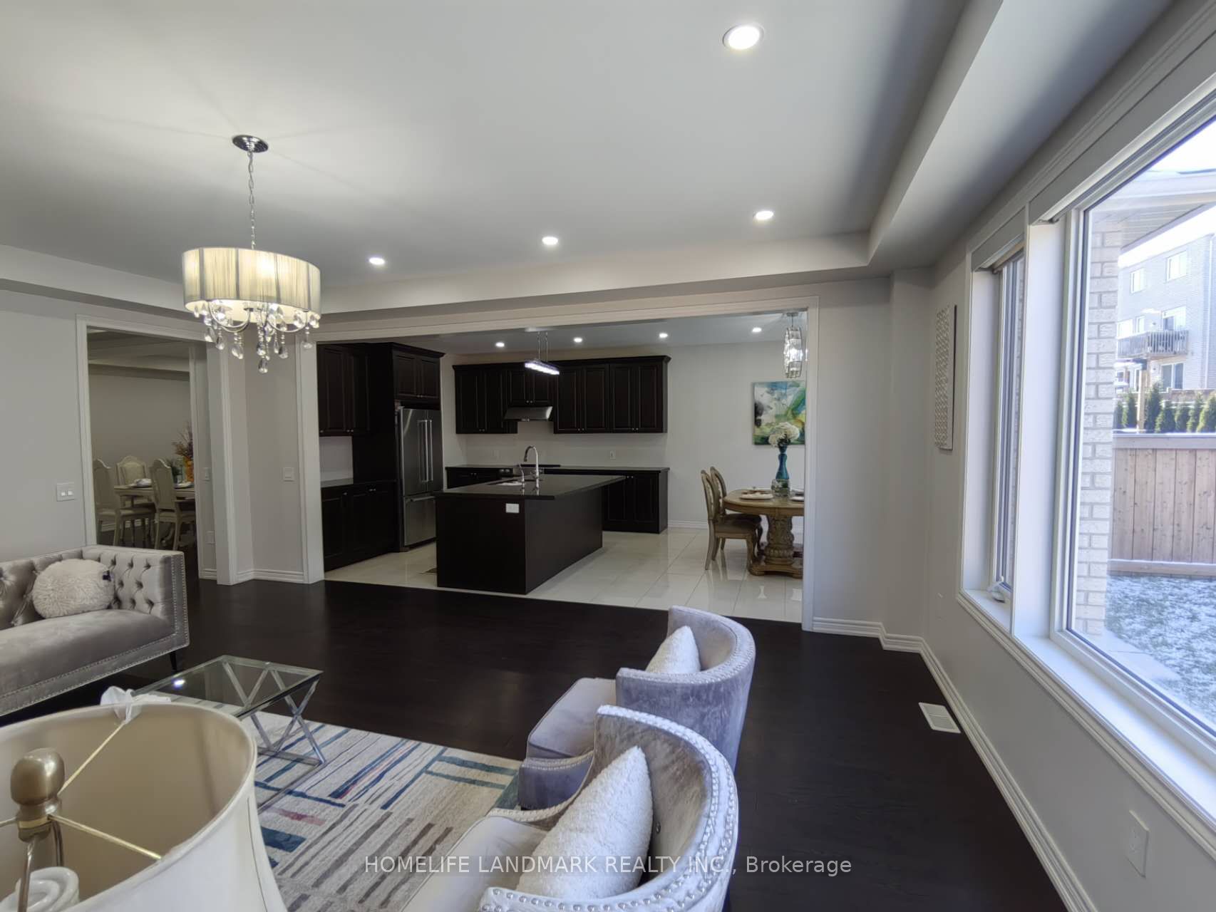 79 Forest Edge Crescent, East Gwillimbury, ON L9N 1R8 photo 2