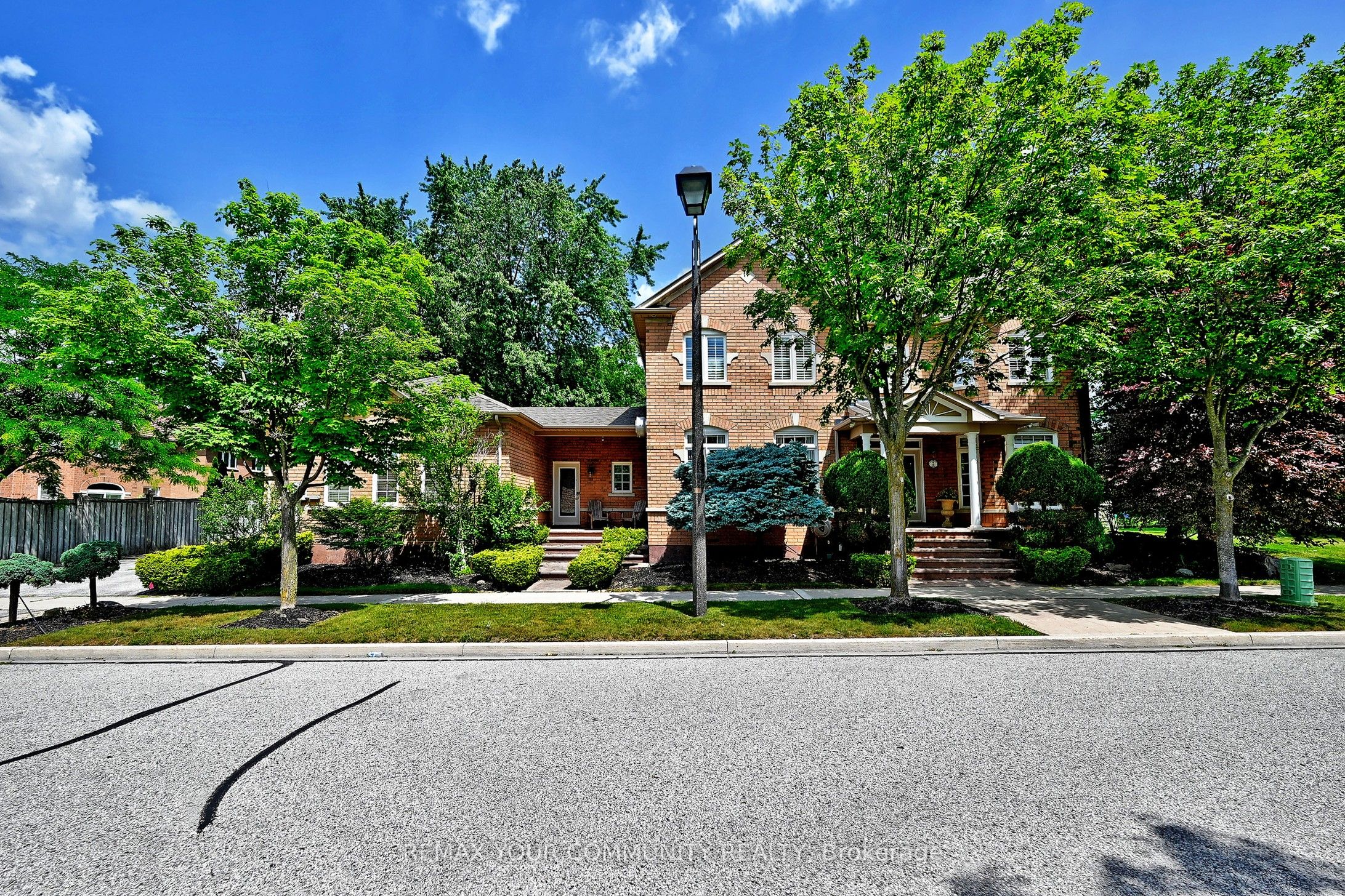 2 Winterberry Drive, Markham, ON L3S 4G3 photo 2