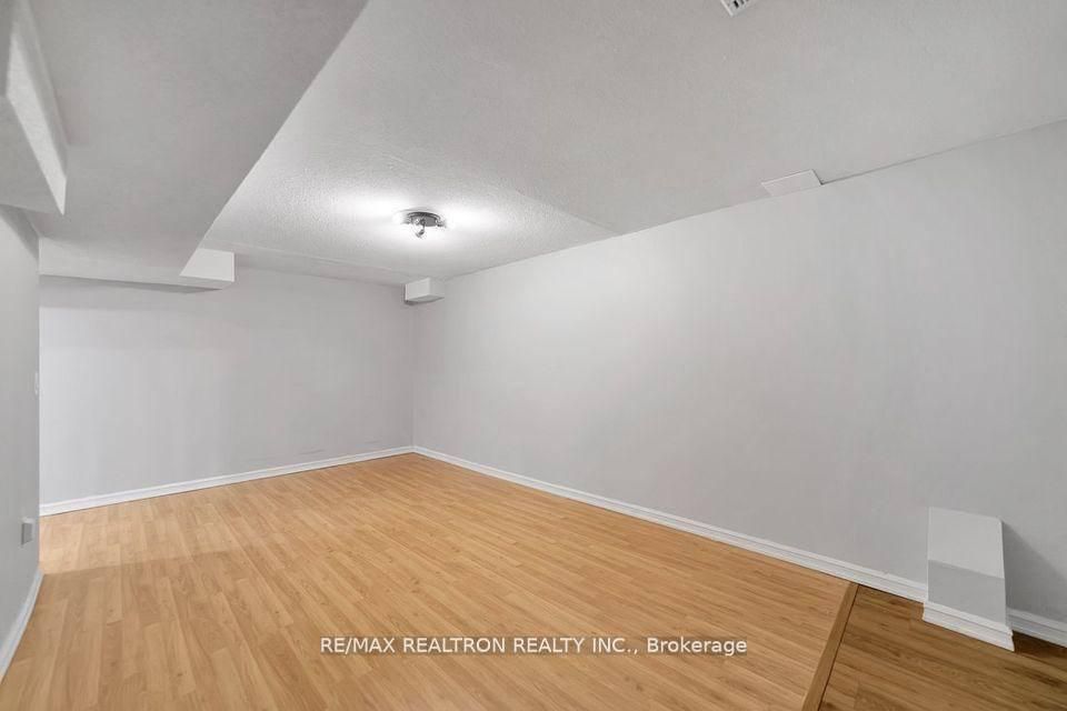 28 Hartwell Way 2 Bed Basement, Aurora, ON L4G 7X7 photo 4