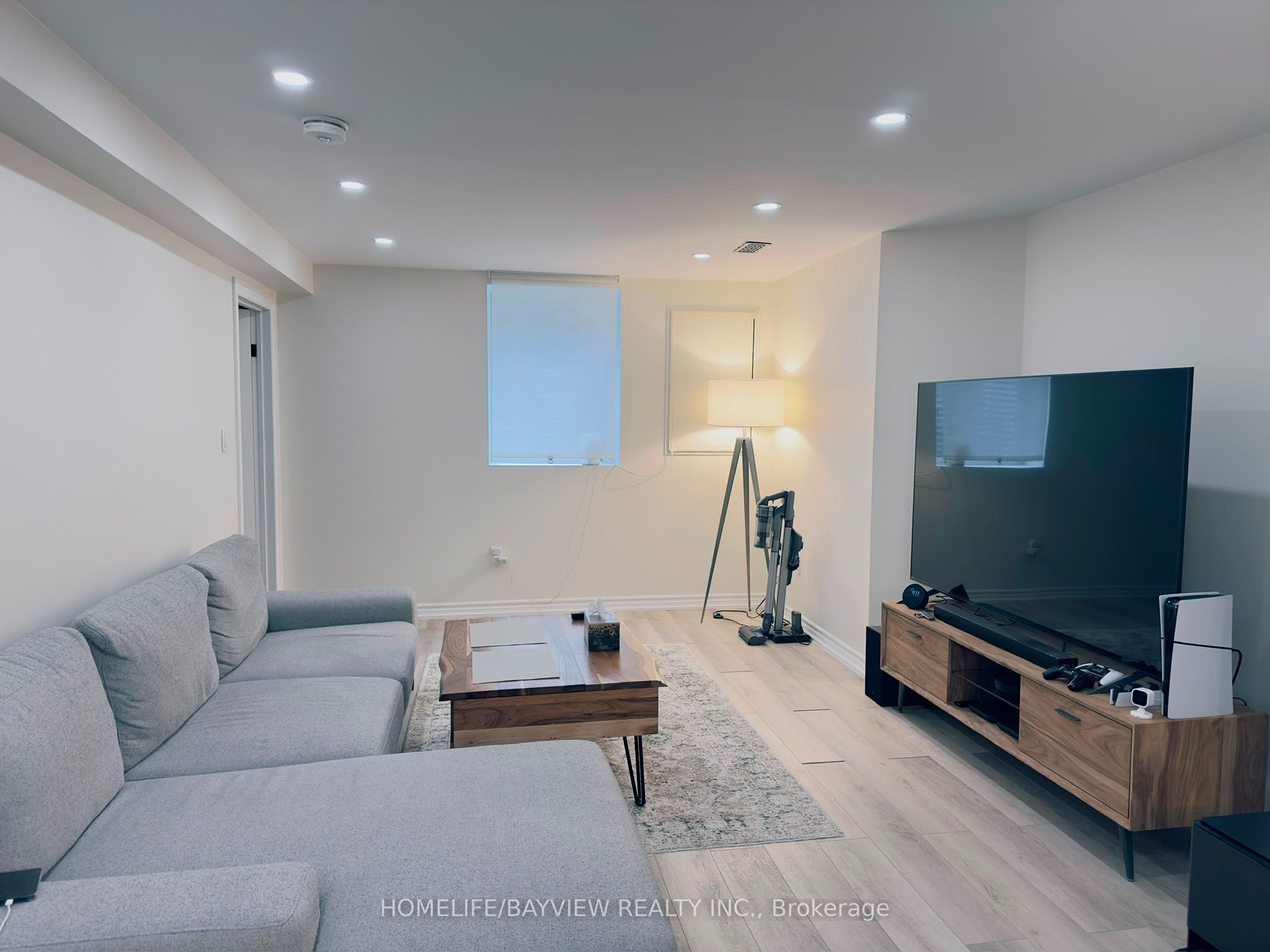 128 Adam Place Lower unit, Newmarket, ON L3Y 8C4