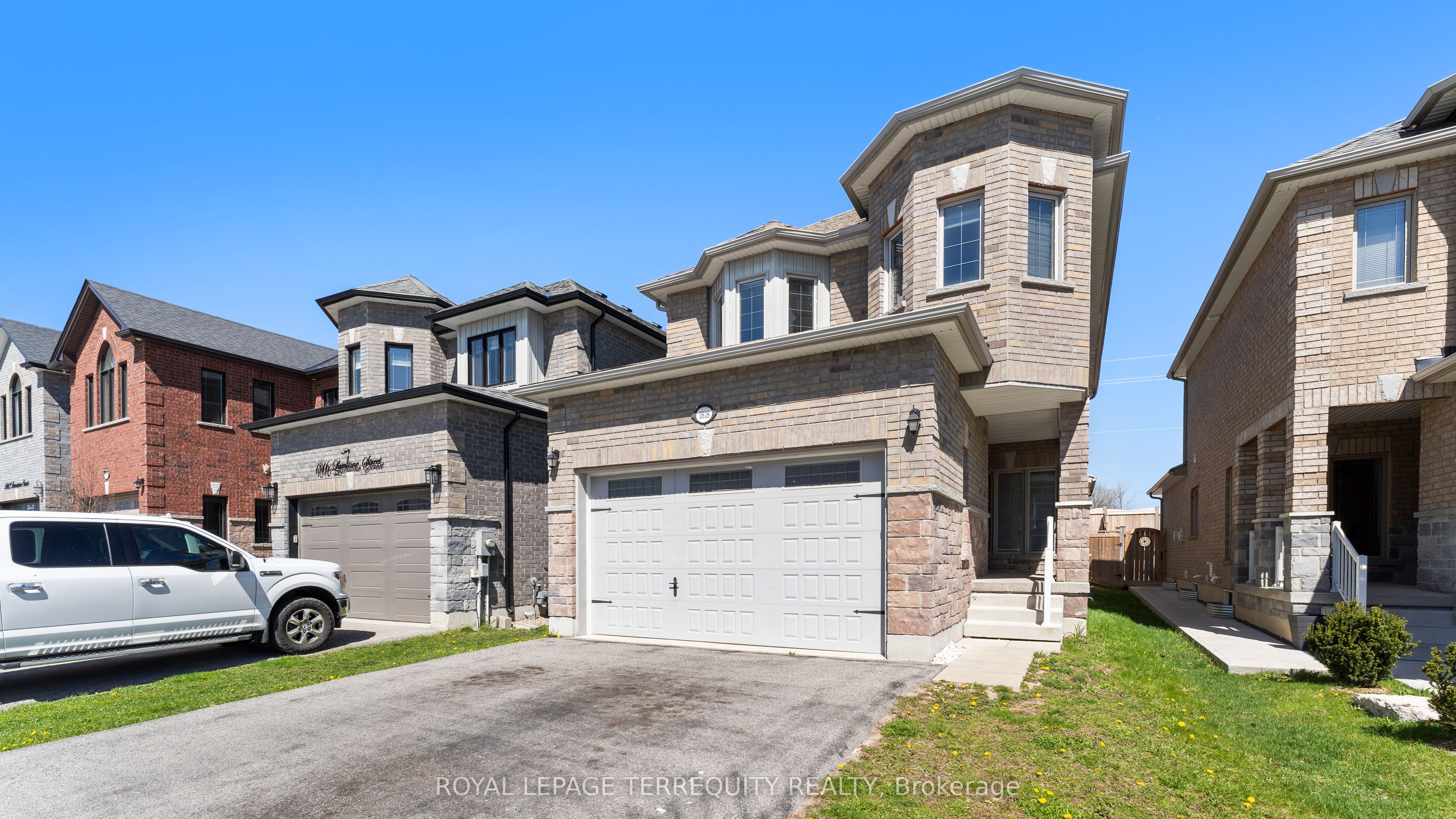 1818 Lamstone Street, Innisfil, ON L9S 5A1 photo 2