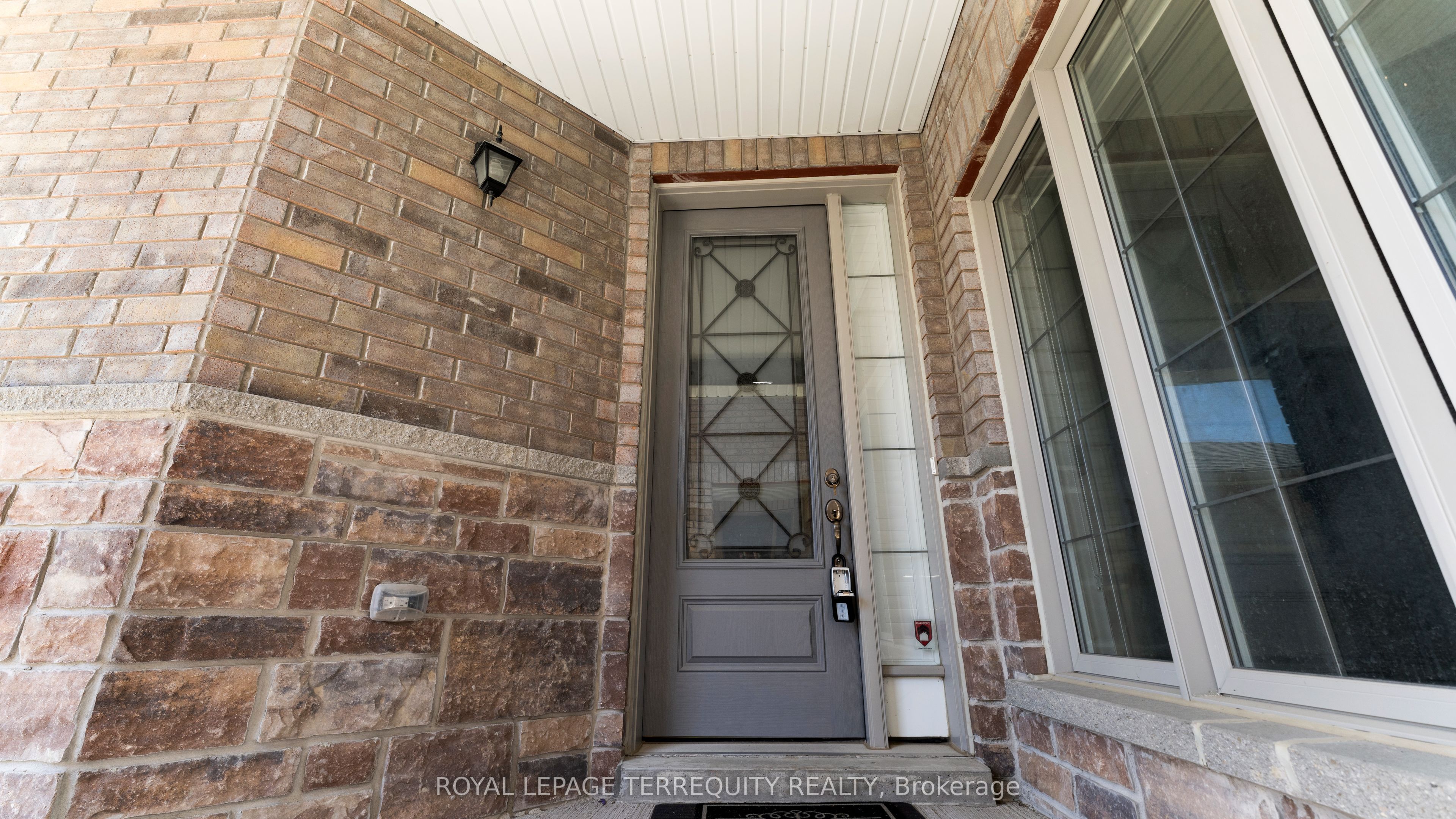 1818 Lamstone Street, Innisfil, ON L9S 5A1 photo 3