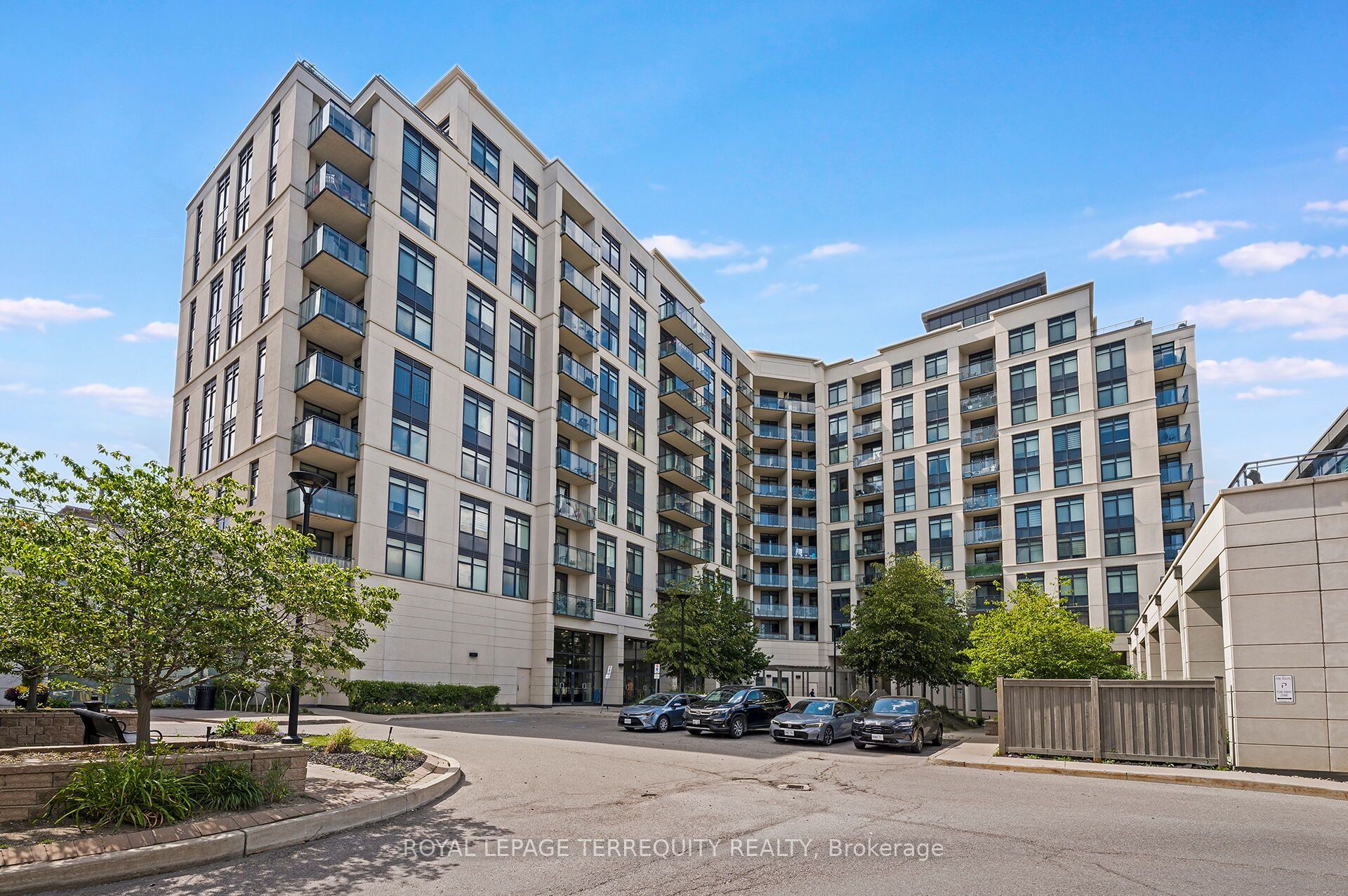 12 Woodstream Boulevard 709, Vaughan, ON L4L 8C3