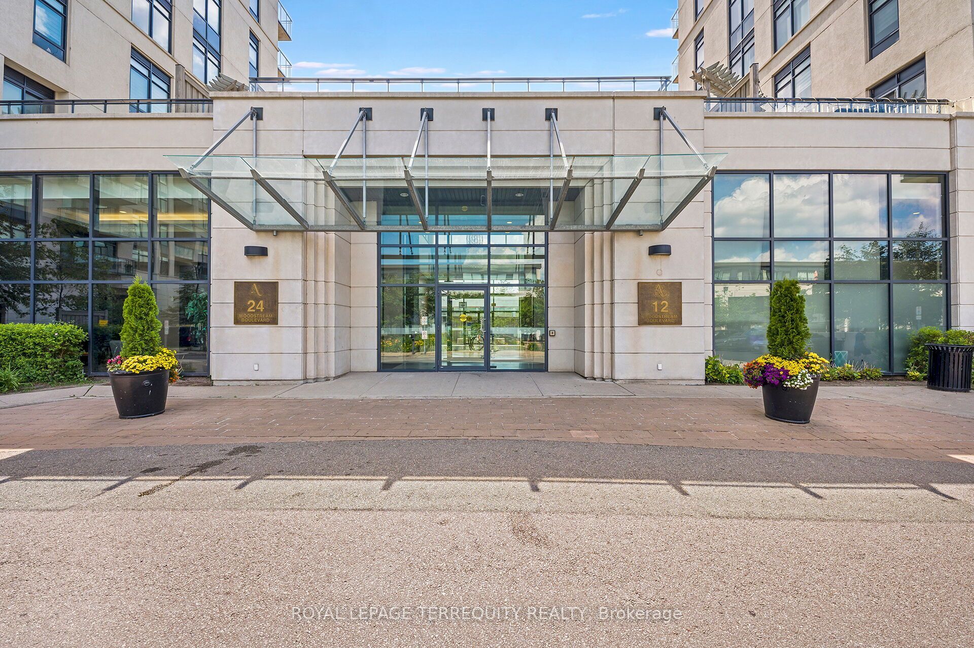 12 Woodstream Boulevard 709, Vaughan, ON L4L 8C3 photo 2