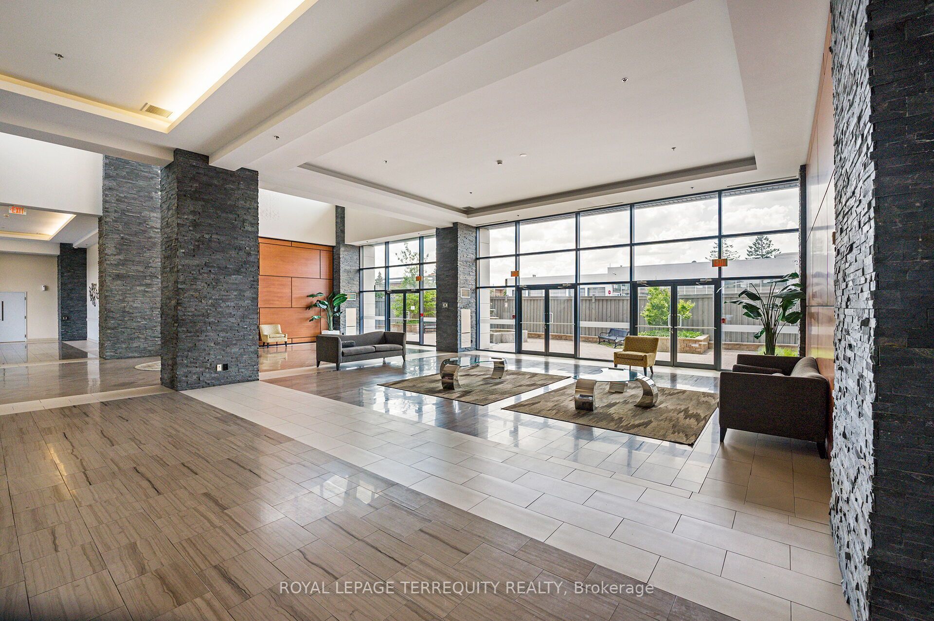 12 Woodstream Boulevard 709, Vaughan, ON L4L 8C3 photo 3
