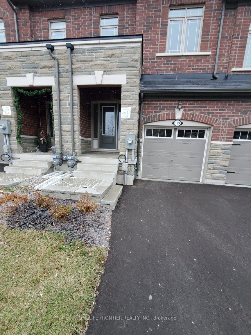 129 Gordon Circle, Newmarket, ON L3Y 0C9
