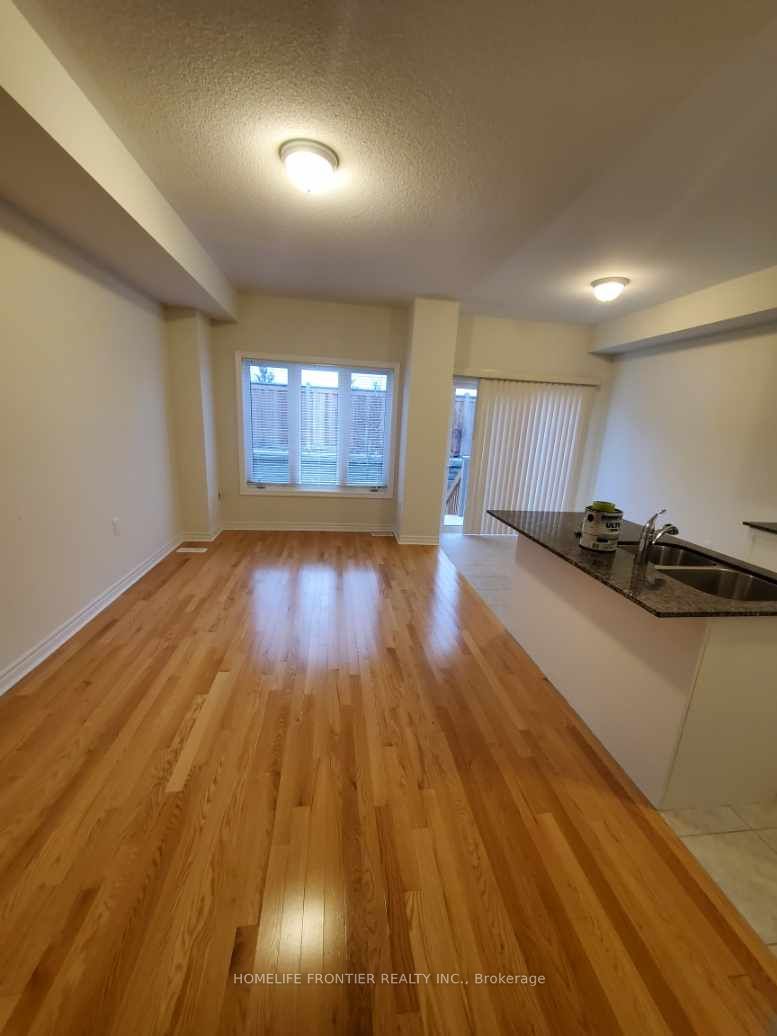129 Gordon Circle, Newmarket, ON L3Y 0C9 photo 3