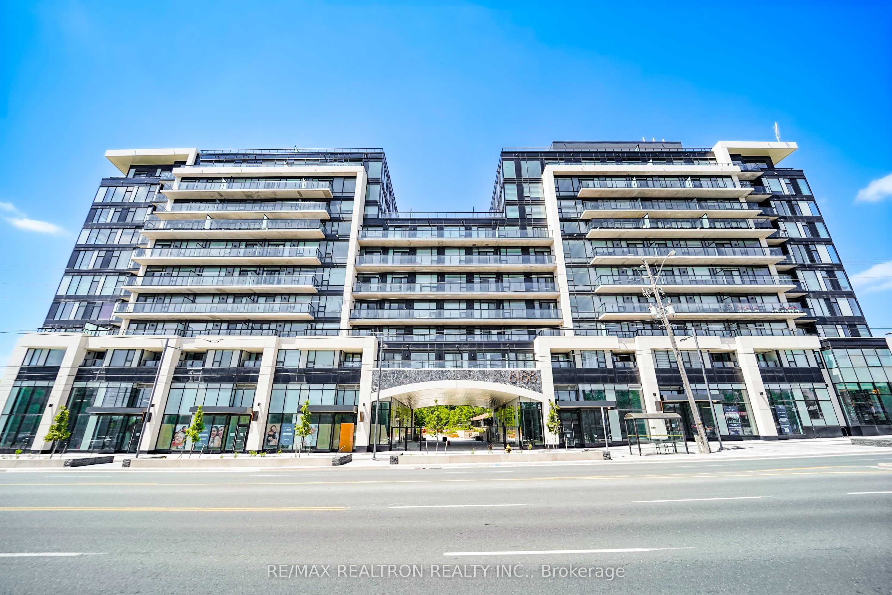 8188 Yonge Street 627, Vaughan, ON L4J 0M2