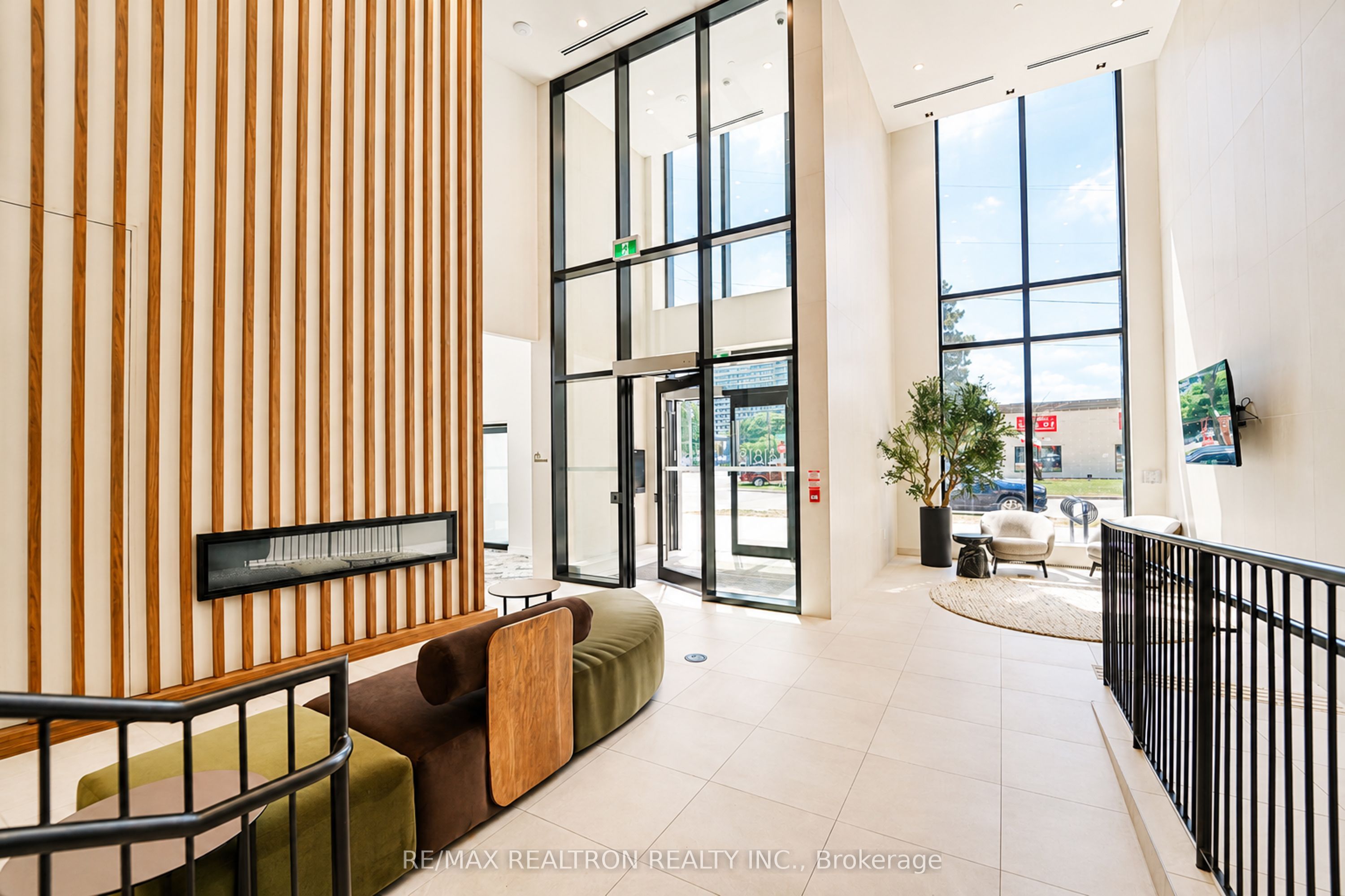 8188 Yonge Street 627, Vaughan, ON L4J 0M2 photo 4