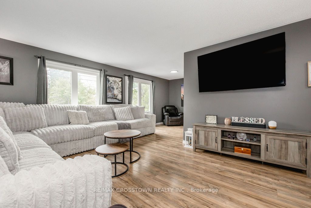 2237 25th Side Road, Innisfil, ON L9S 2C9 photo 4