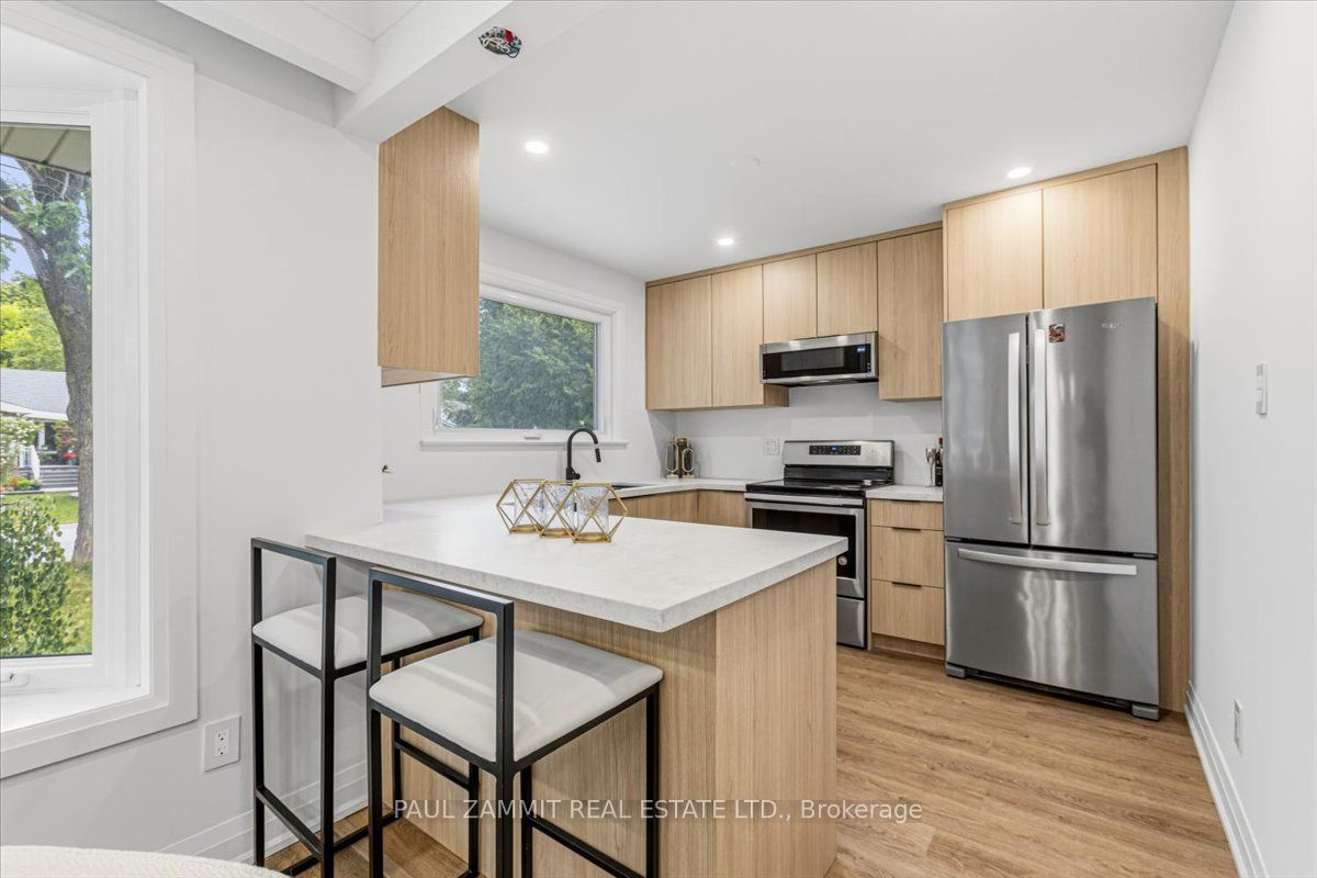 246 Zelda Crescent, Richmond Hill, ON L4C 2Y5 photo 3