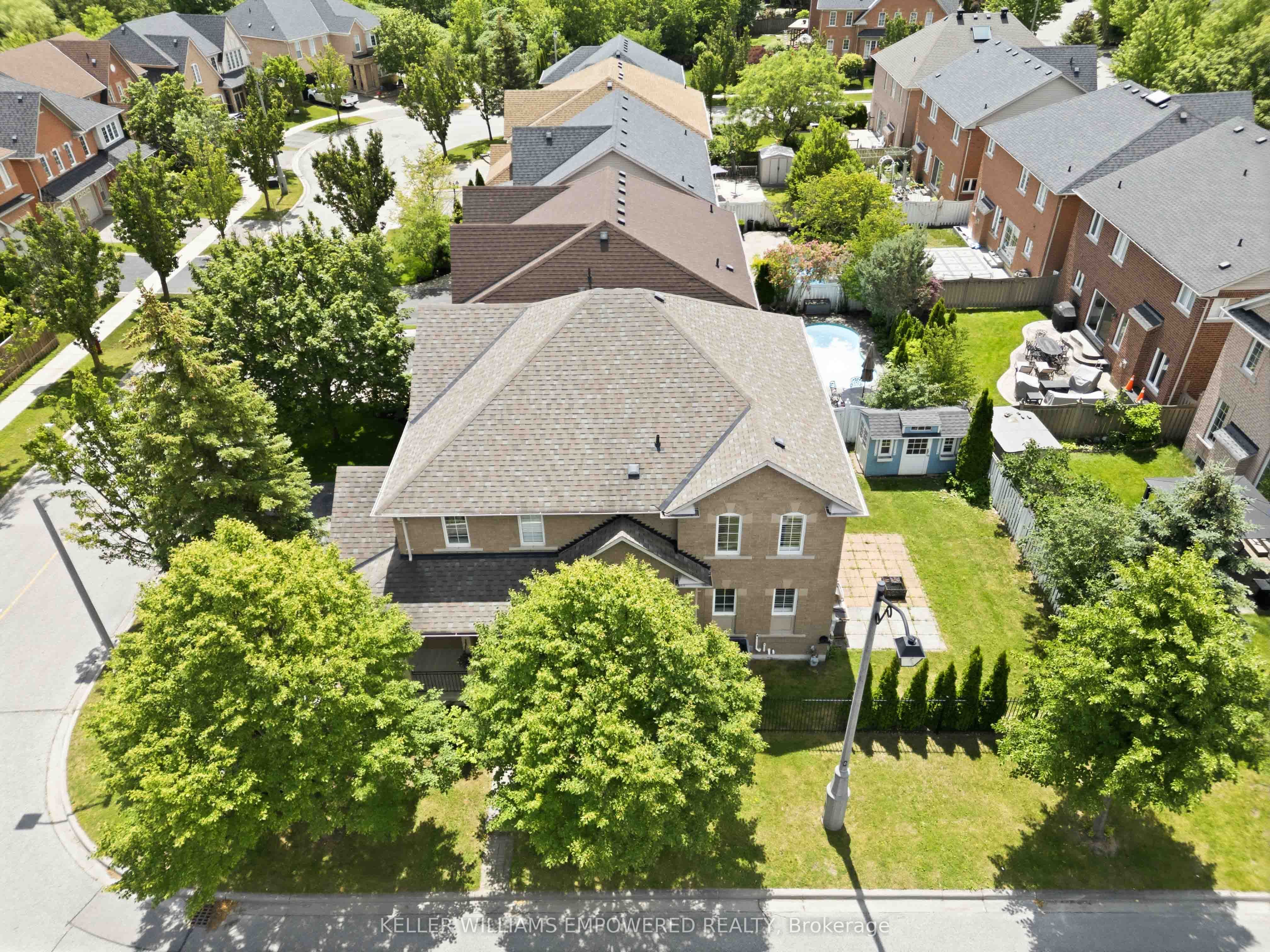 6 Jonah Drive, Richmond Hill, ON L4E 4L9 photo 2