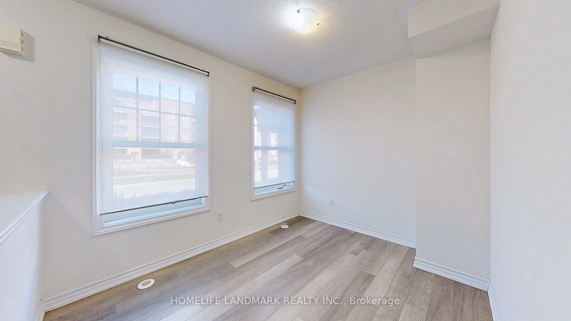 114 Baker Hill Boulevard, Whitchurch-Stouffville, ON L4A 1Y4 photo 2
