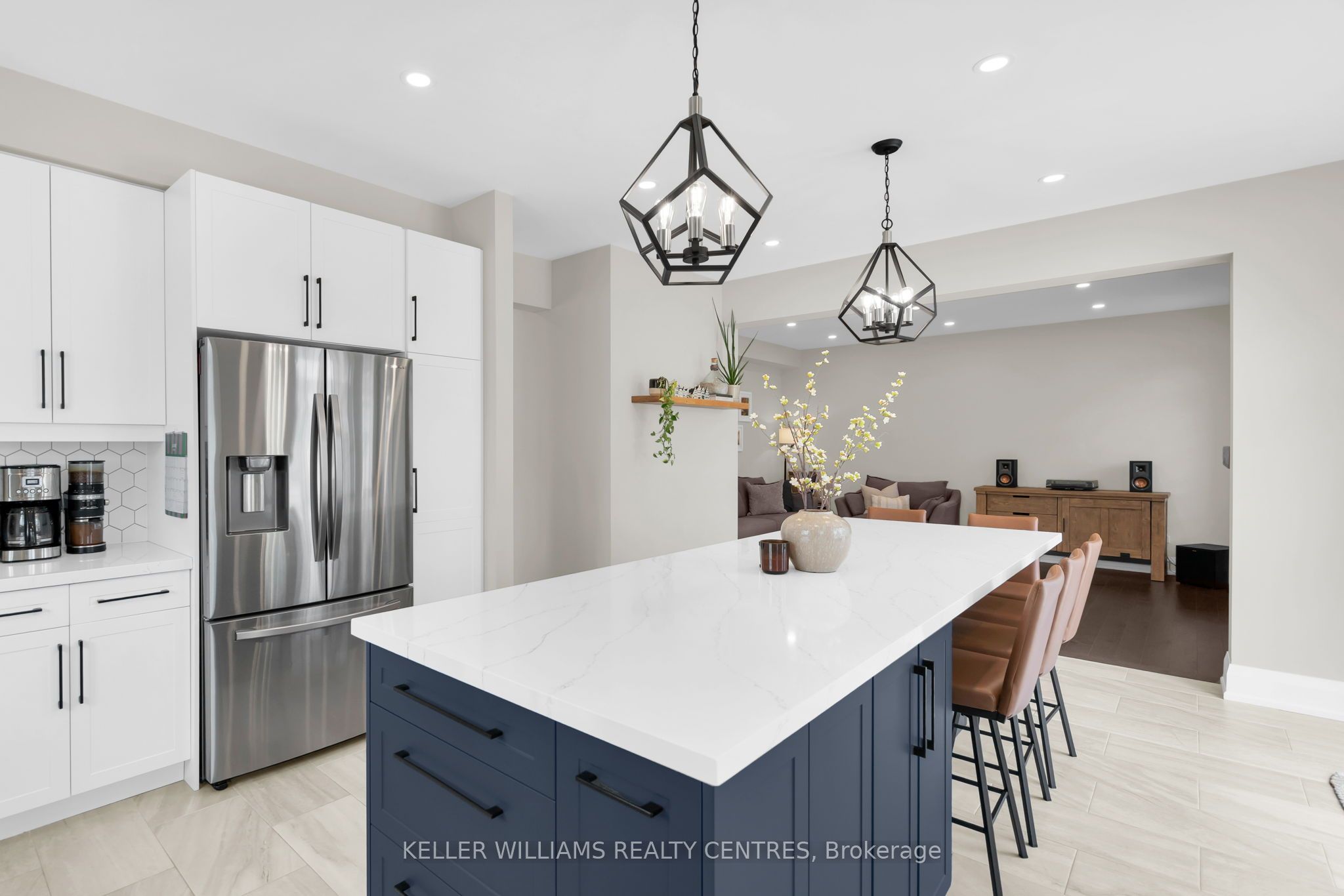 2 Jewelwing Court, Bradford West Gwillimbury, ON L3Z 0N6