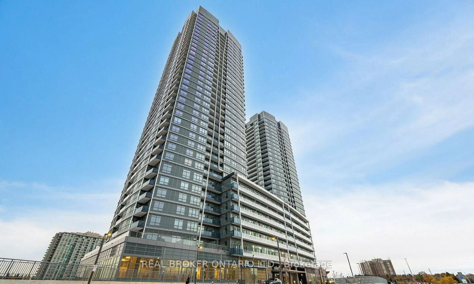 50 Upper Mall Way 2009, Vaughan, ON L4J 0L8