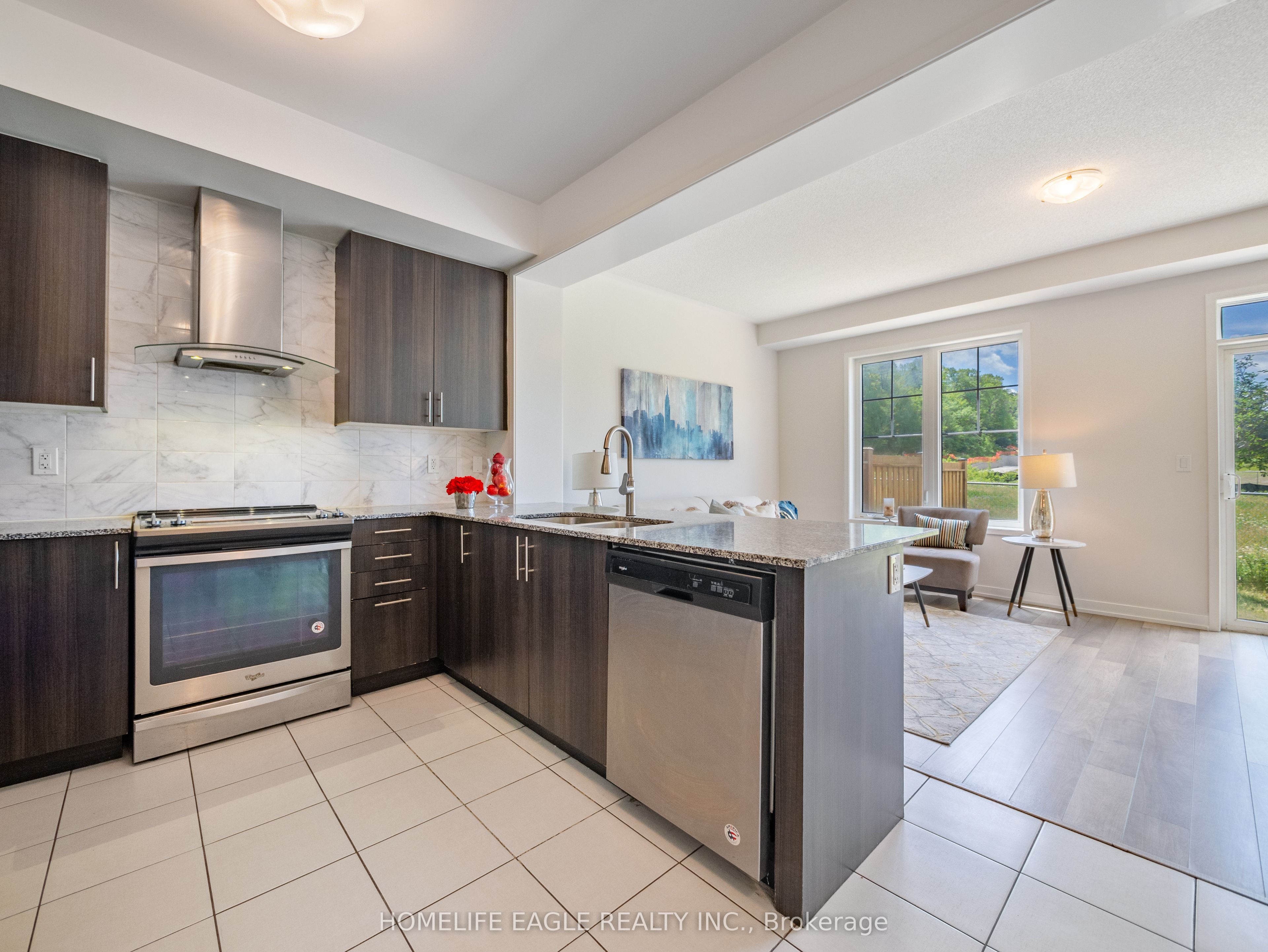 228 Bennett Street, Newmarket, ON L3X 1B8 photo 5