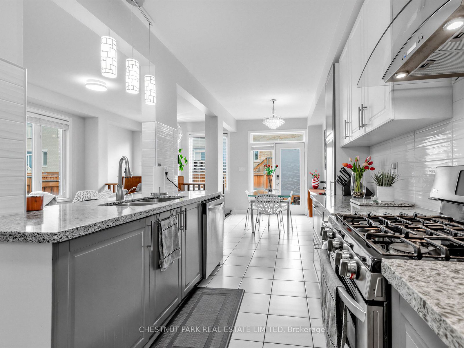 11 Constable Street, Aurora, ON L4G 1B7 photo 3
