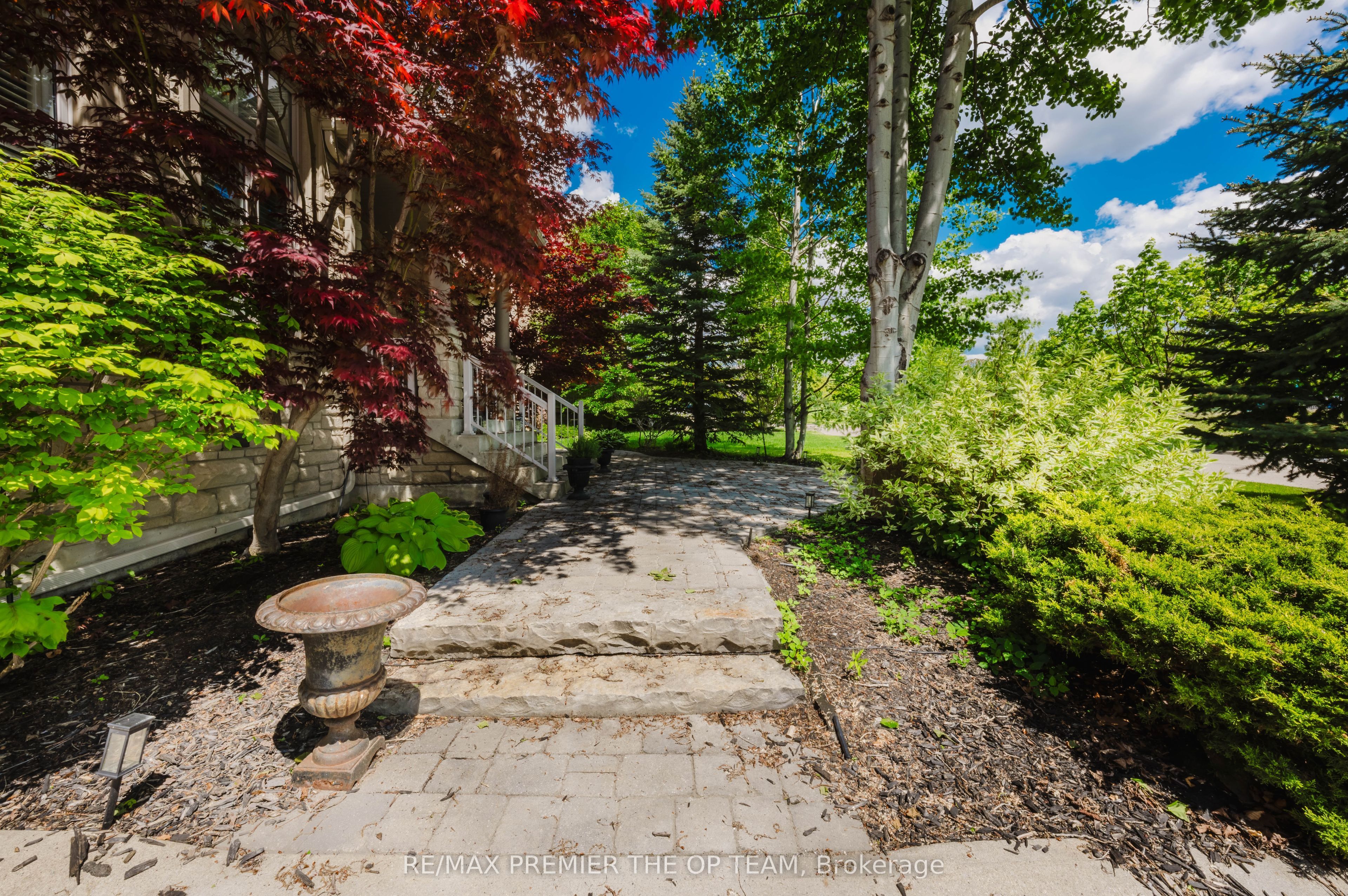 56 Park Ridge Drive Full, Vaughan, ON L0J 1C0 photo 3