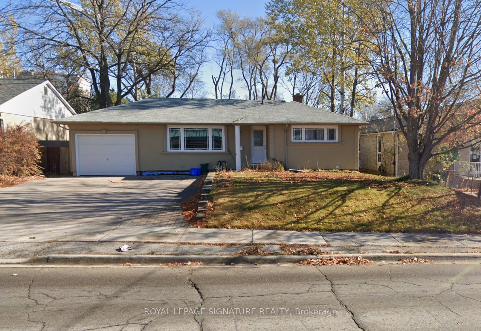 43 Parkside Drive Basement, Newmarket, ON L3Y 4R7