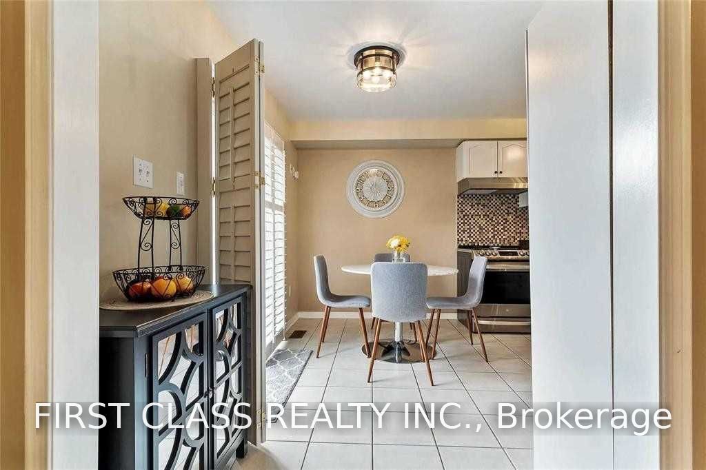67 Denton Circle, Vaughan, ON L6A 2N4 photo 5