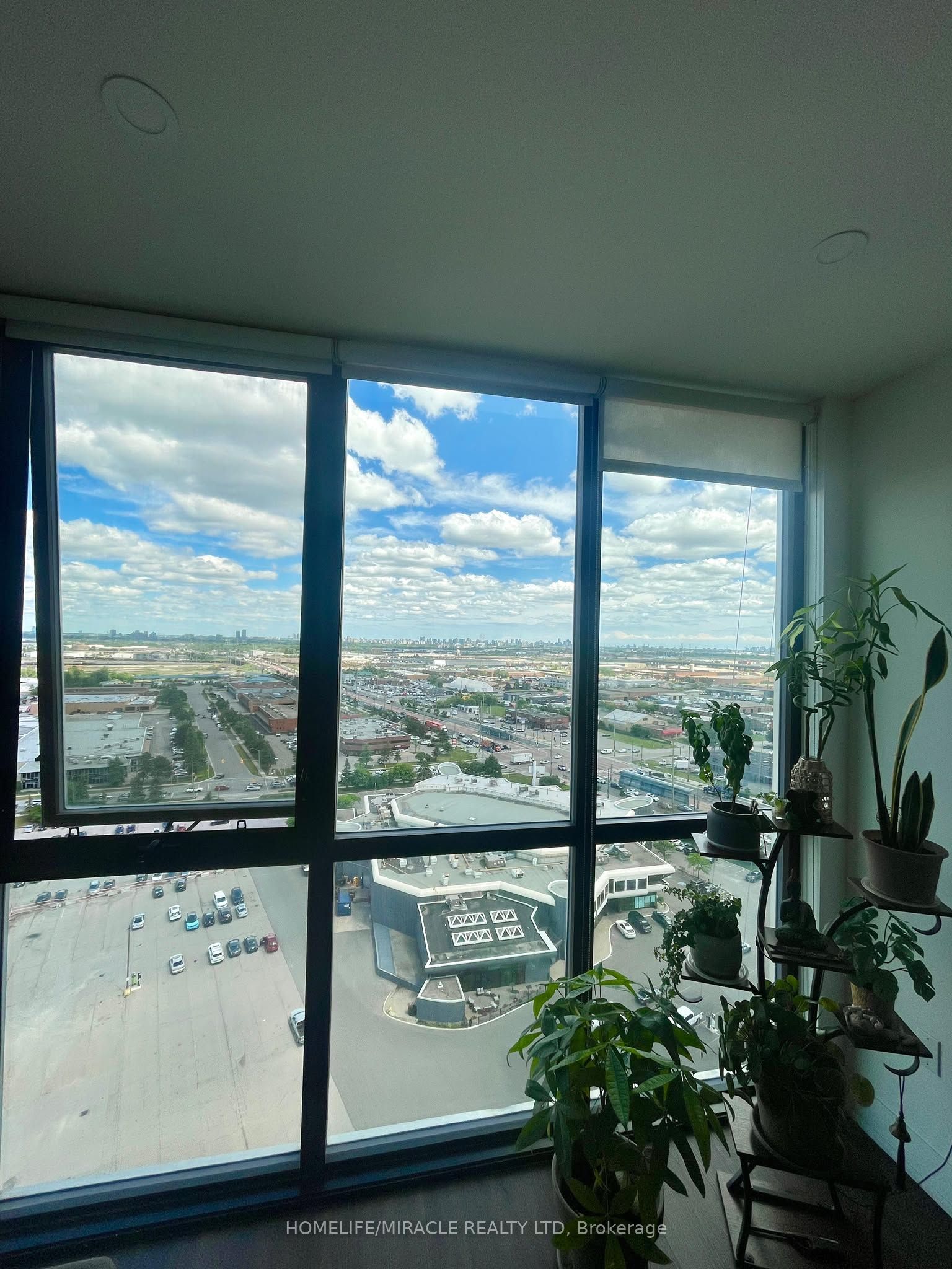 2908 Highway 7 Road 1710, Vaughan, ON L4K 0K5 photo 3