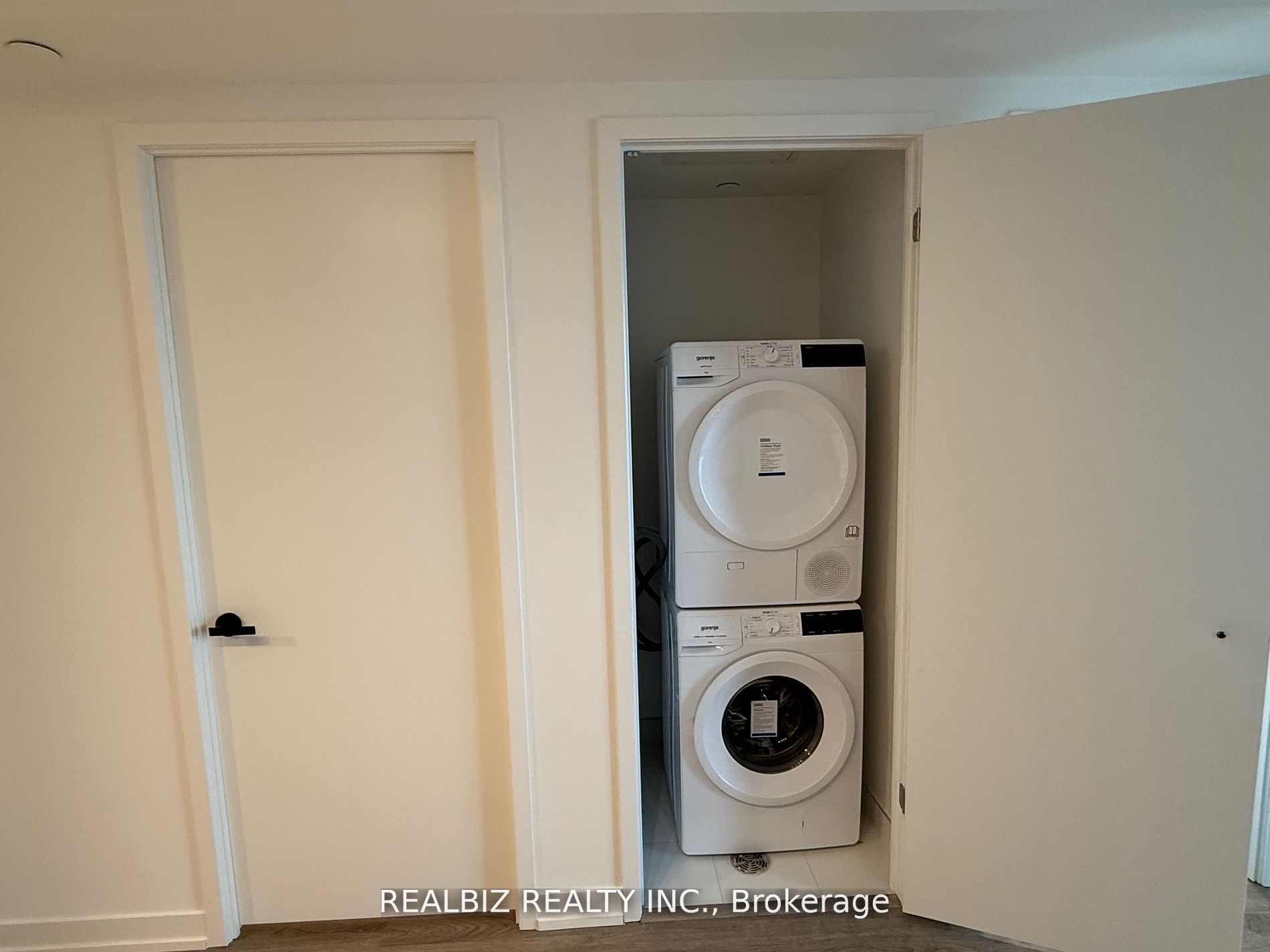 225 Commerce Street 5003, Vaughan, ON L4K 0R1 photo 3